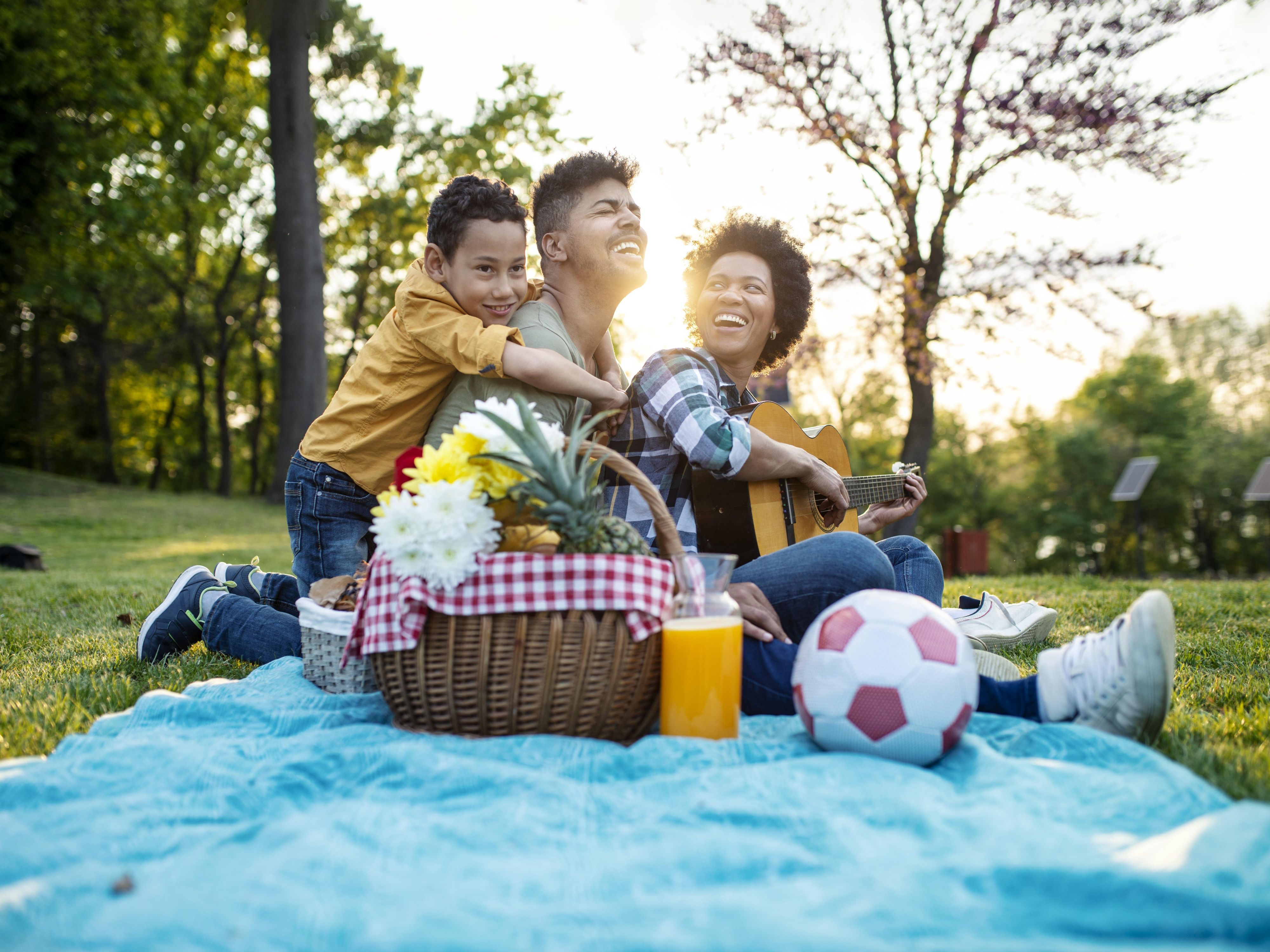Join us this summer in Burlington for exciting events at Spencer Smith Park, including the Canada Day Celebrations on July 1st and Ribfest over Labour Day weekend. Don’t miss performances at the Burlington Performing Arts Centre and local art at the Art Gallery of Burlington. Experience a season of unforgettable events and culture!
