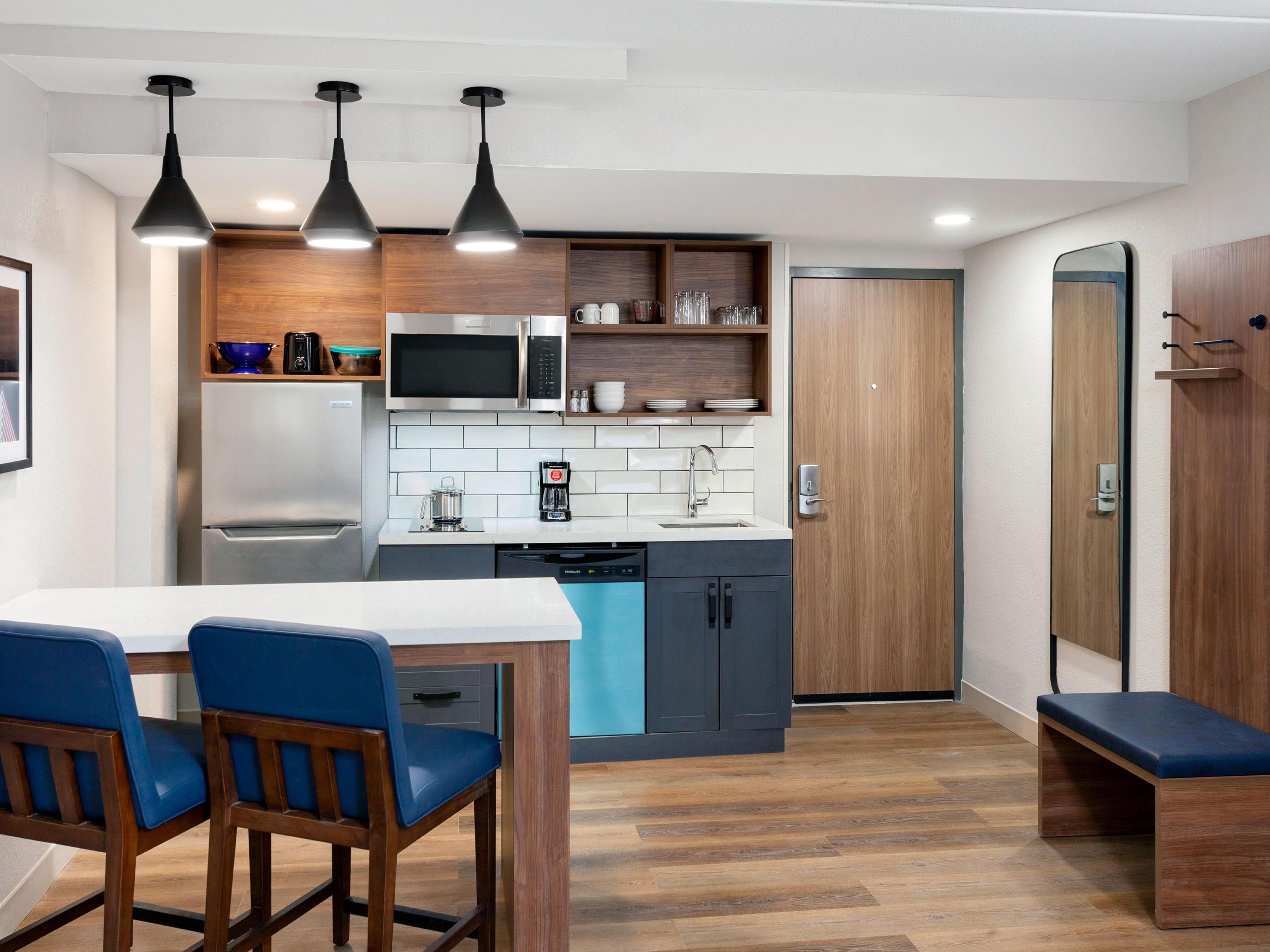 At our Columbus, OH, hotel, we aim to make your stay feel more like home. Our extended-stay suites have all the essentials, featuring a fully equipped kitchen with a microwave, stovetop, and more. Plus, you can find anything else you might need at The Lending Locker. 
