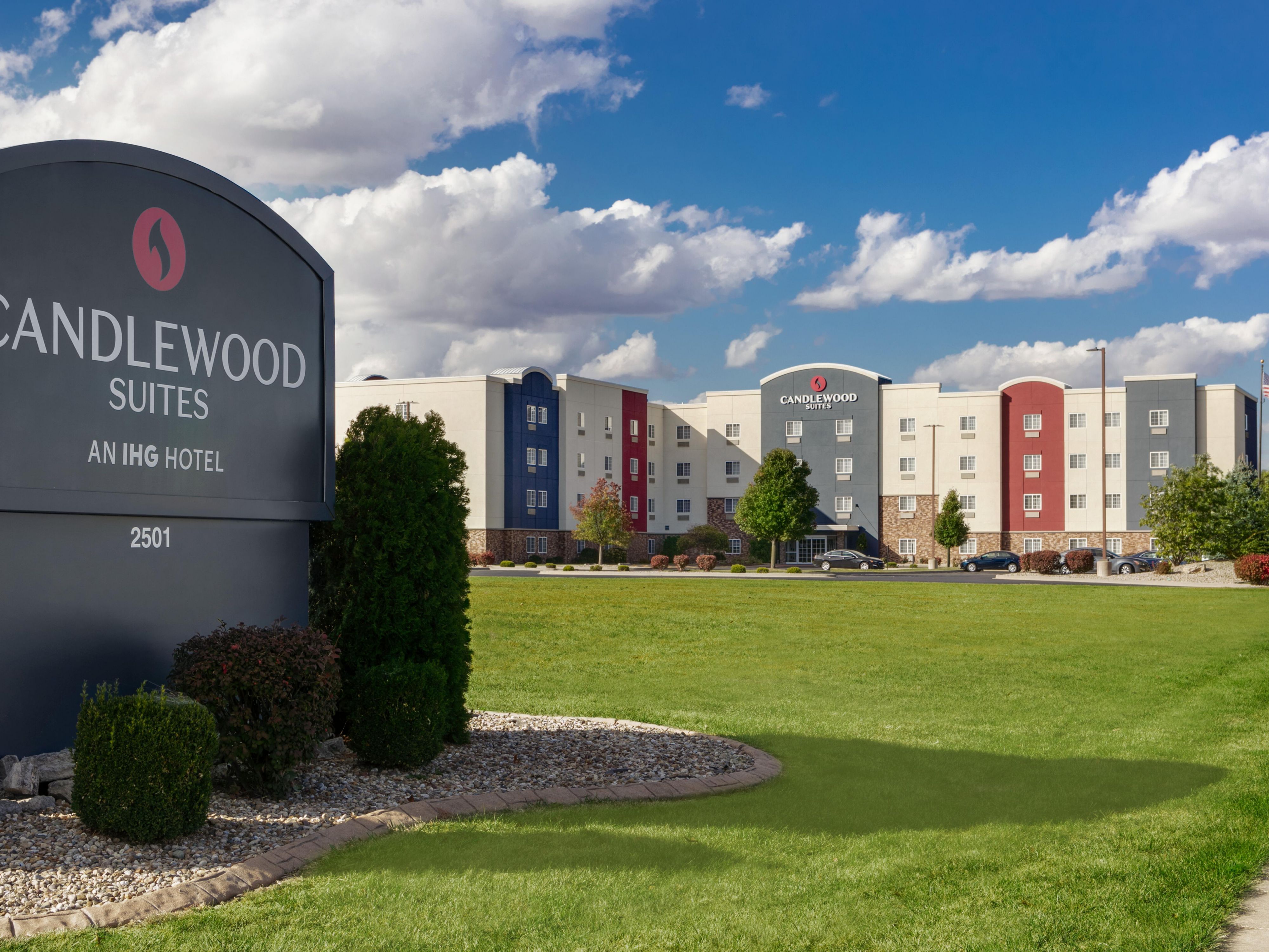 Our hotel is ideally located in Columbus, OH, just a short drive from downtown and John Glenn Columbus International Airport. Catch a concert at Nationwide Arena or explore the vibrant Short North Arts District. Nature enthusiasts will love Highbanks Metro Park, and families can have a great time at the Columbus Zoo and Aquarium. 