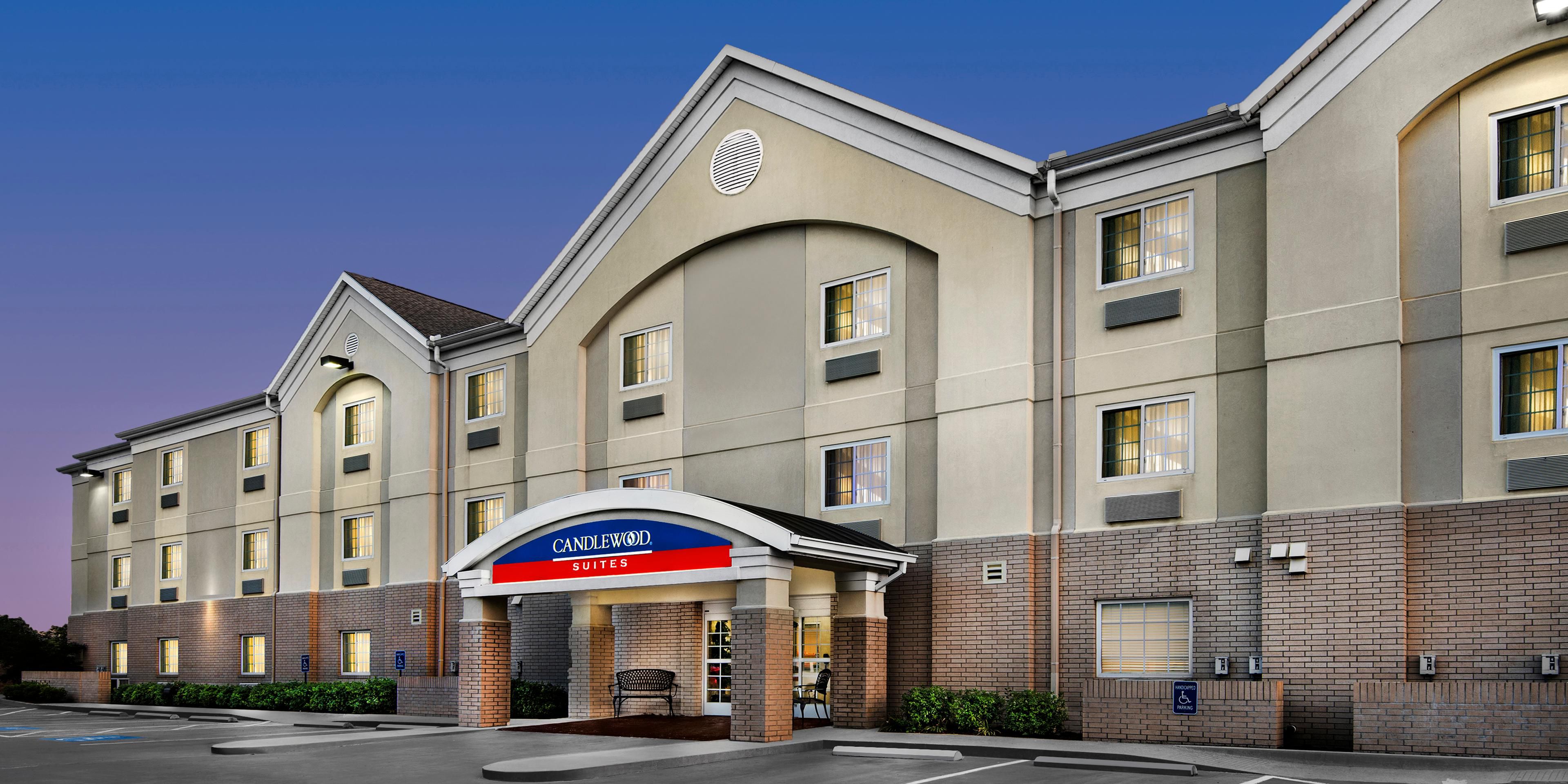 Candlewood Suites 江偉