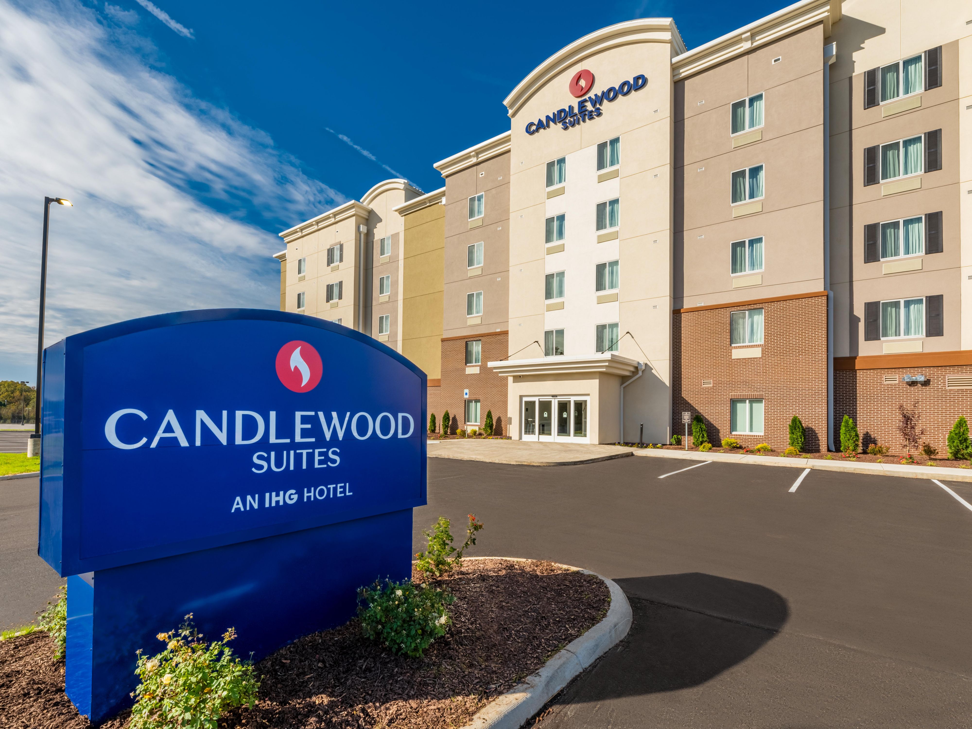 Discover the perfect hub for exploring Cookeville, TN, at Candlewood Suites Cookeville. Our hotel is close to top attractions, local restaurants, and shopping. Nearby are several beautiful parks, including Burgess Falls State Park, Cummin Falls State Park, Cane Creek Park, and Standing Stone State Park. 