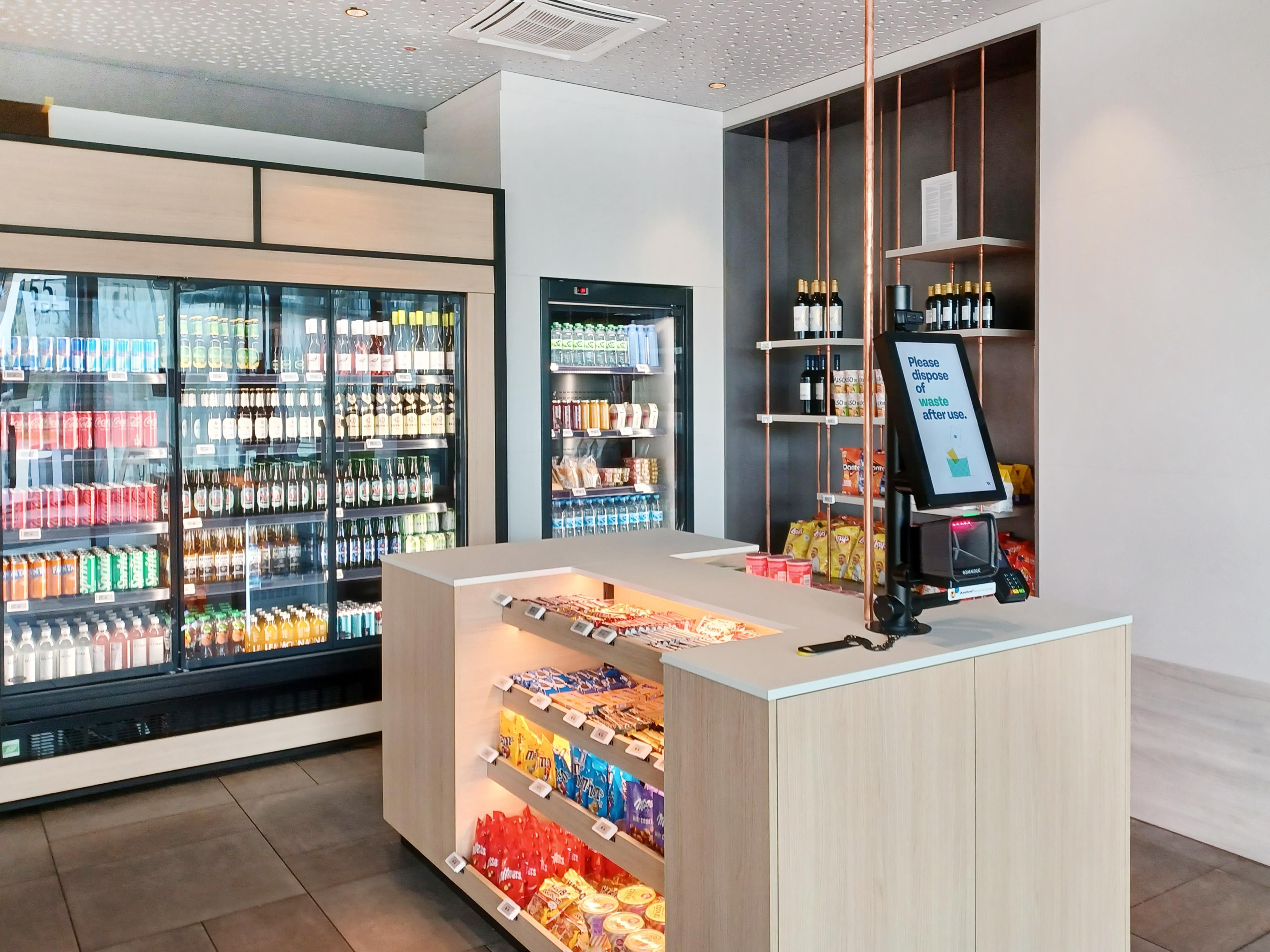 After a busy day in Düsseldorf, unwind in our inviting lounges or energize yourself at our 24/7 fitness studio. Take advantage of our on-site convenience store and laundry facilities for added ease during your stay. Cap off your evening with a handcrafted cocktail in our stylish bar—designed for guests who appreciate comfort and flexibility.