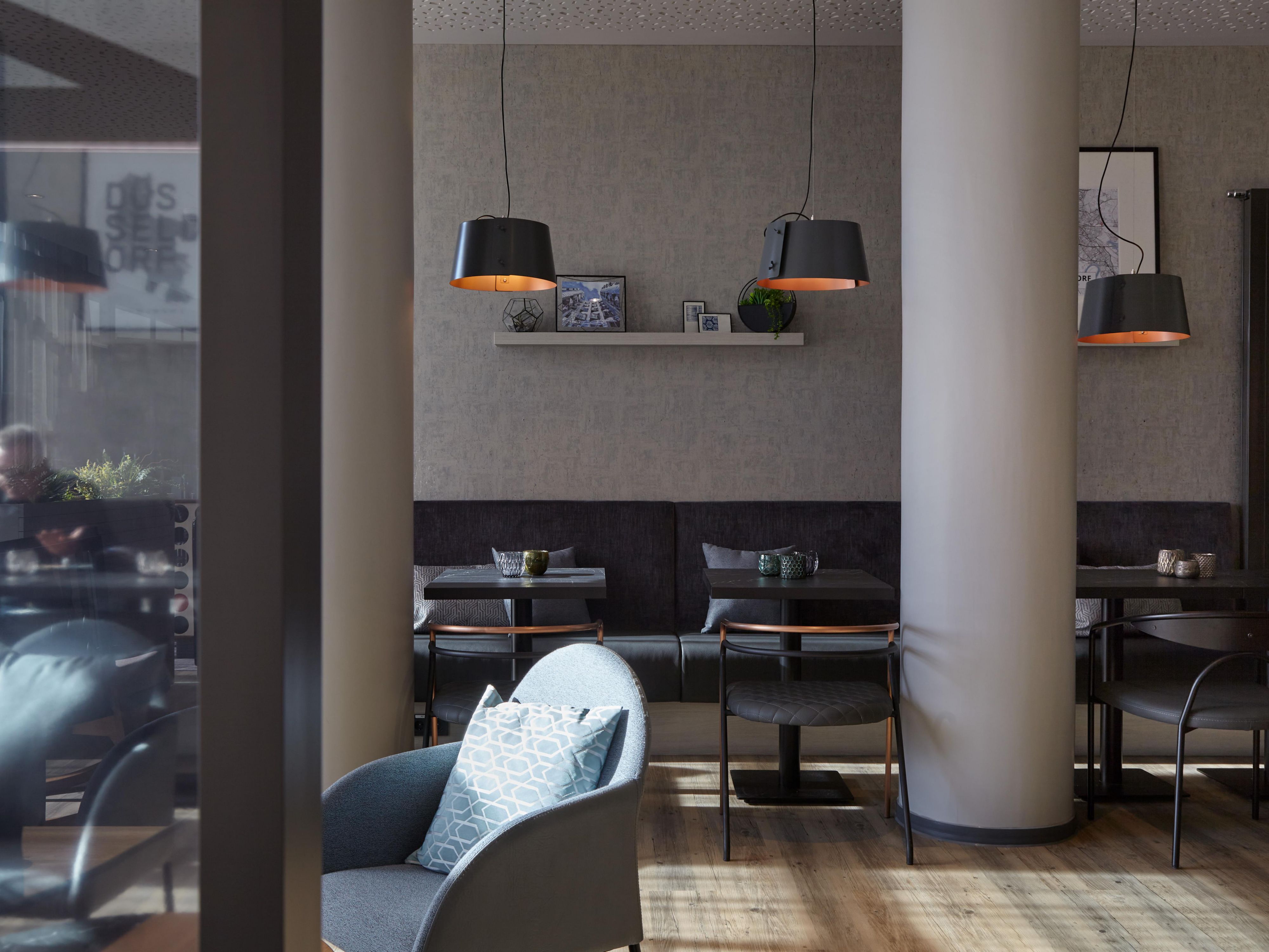 The Living Lobby is cosy, bright and super inviting - perfect for simply switching off or using it as a co-working space and productive work. There are plenty of power sockets and USB ports and, of course, free WiFi. No matter whether you simply want to retreat, have a relaxed get-together with others or do some networking.