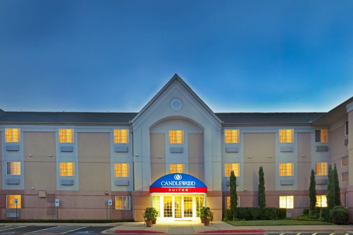Candlewood Suites Dallas-By The Galleria