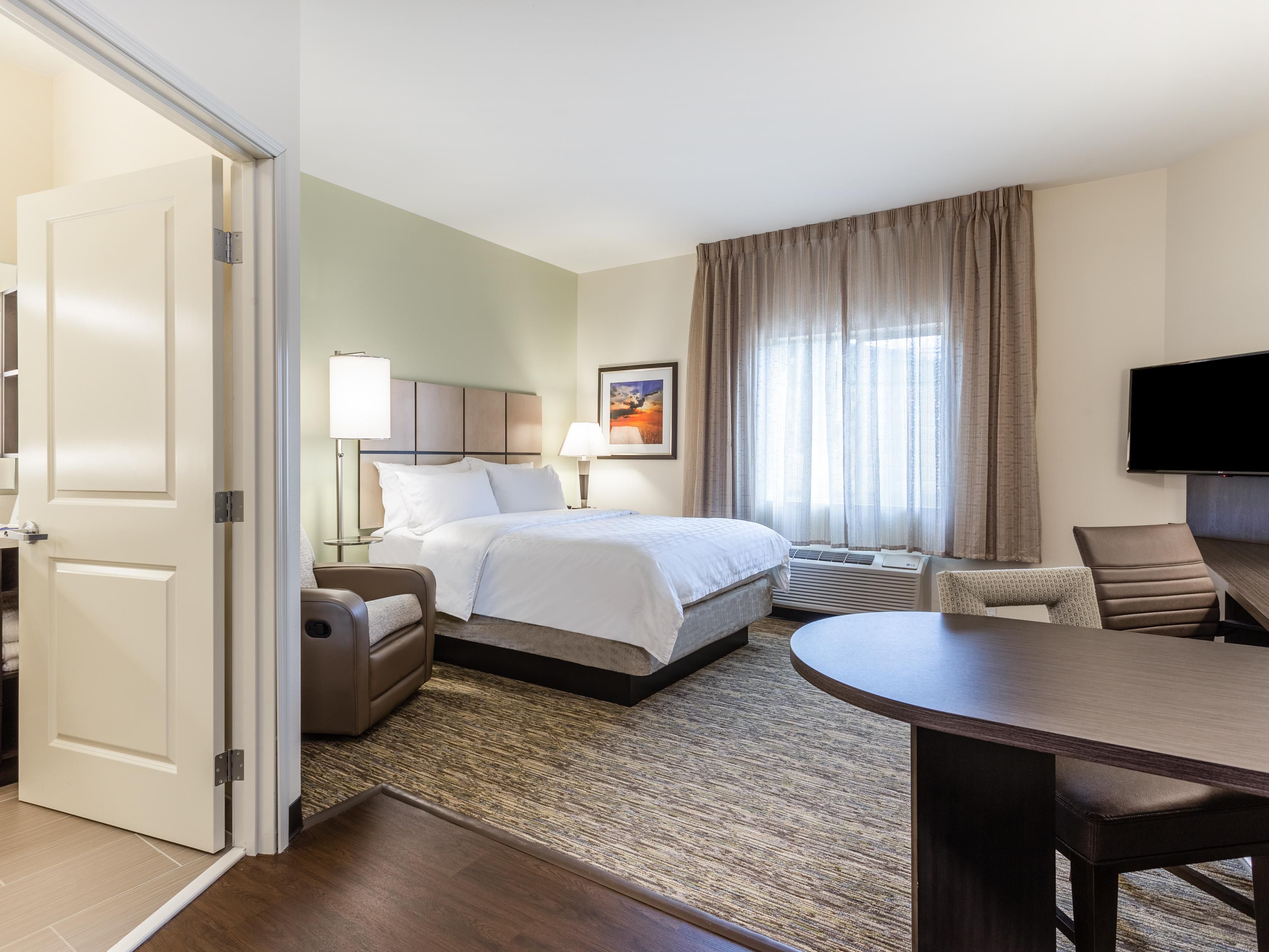 King Bed Guest Room 