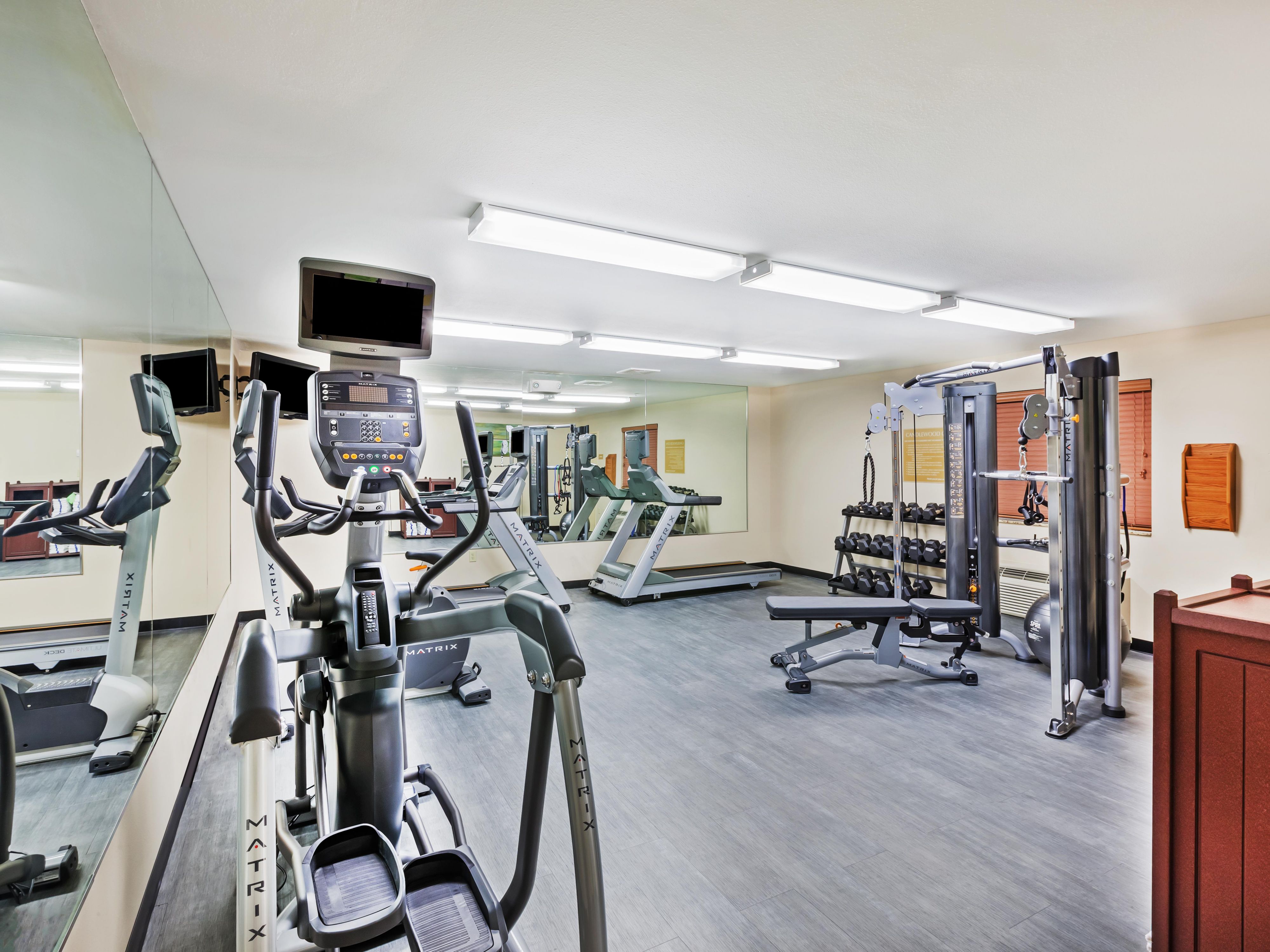 We know how important routine is while traveling, which is why our free, 24-hour gym is available to guests to use whenever, however. Enjoy a variety of the latest equipment to customize your workout. From cardio machines like ellipticals and treadmills to strength training free weights, our gym has everything you need for your next gym session. 