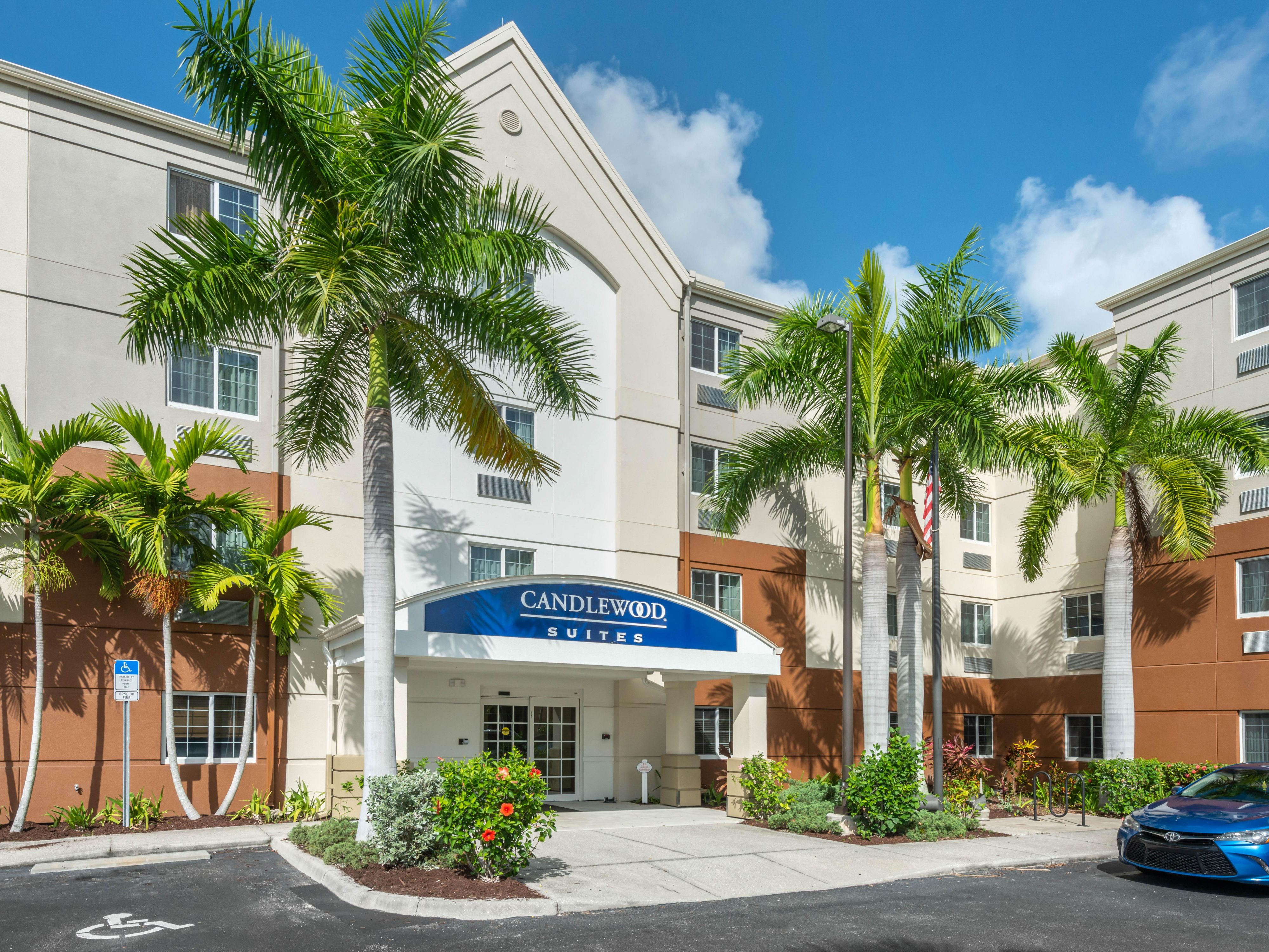 Extended Stay Hotels in Fort Myers Candlewood Suites