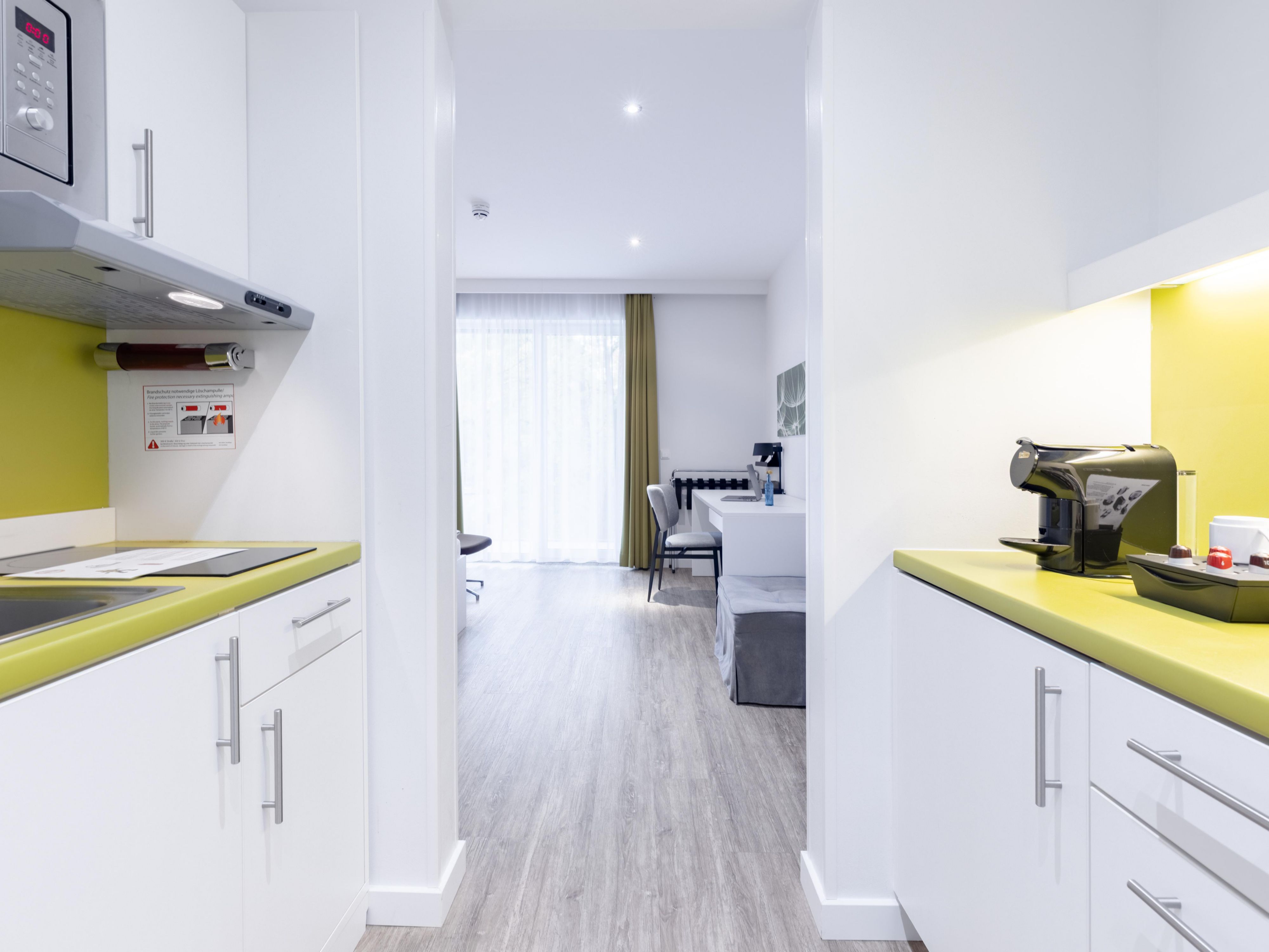 Our serviced flats are perfect for extended stays, offering weekly cleaning, a fully equipped kitchenette, and separate dining and work areas. With modern furnishings, a balcony or terrace, and plenty of natural light, you'll feel right at home while enjoying the flexibility and comfort you need.