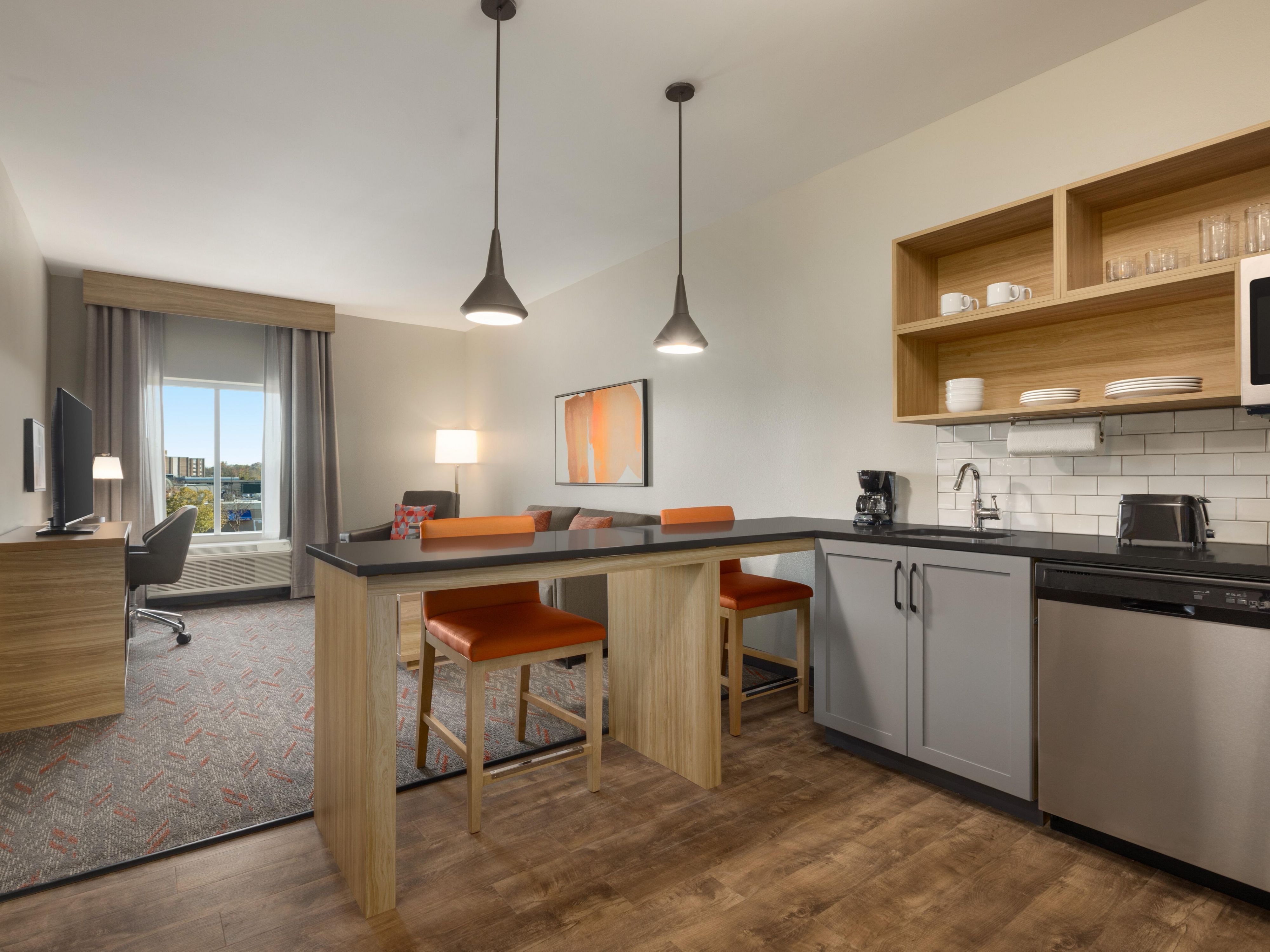We give you space to settle in and make your new homebase comfortable. Apartment-style rooms are outfitted to help you be productive, well rested, and prepared to ambitiously get ahead in your work.