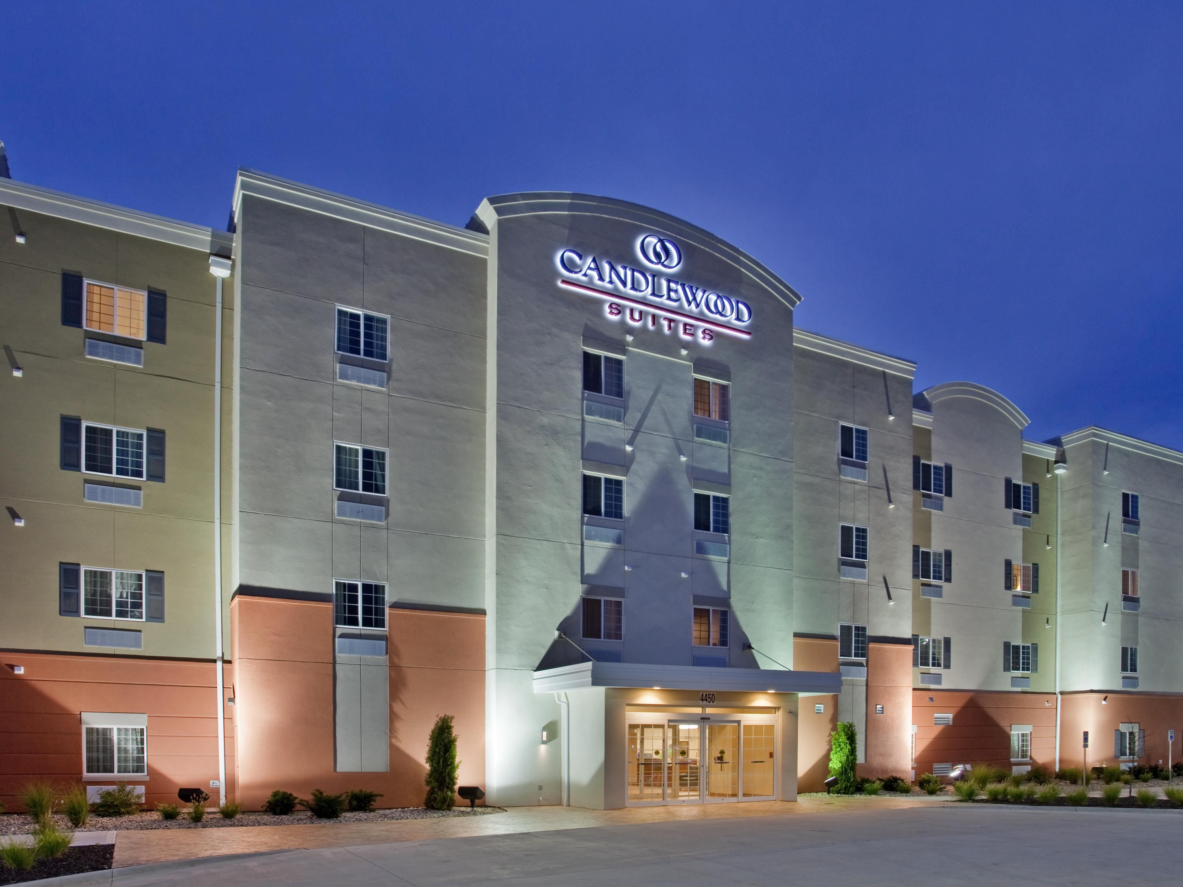 Overland Park Hotels near Olathe, KS