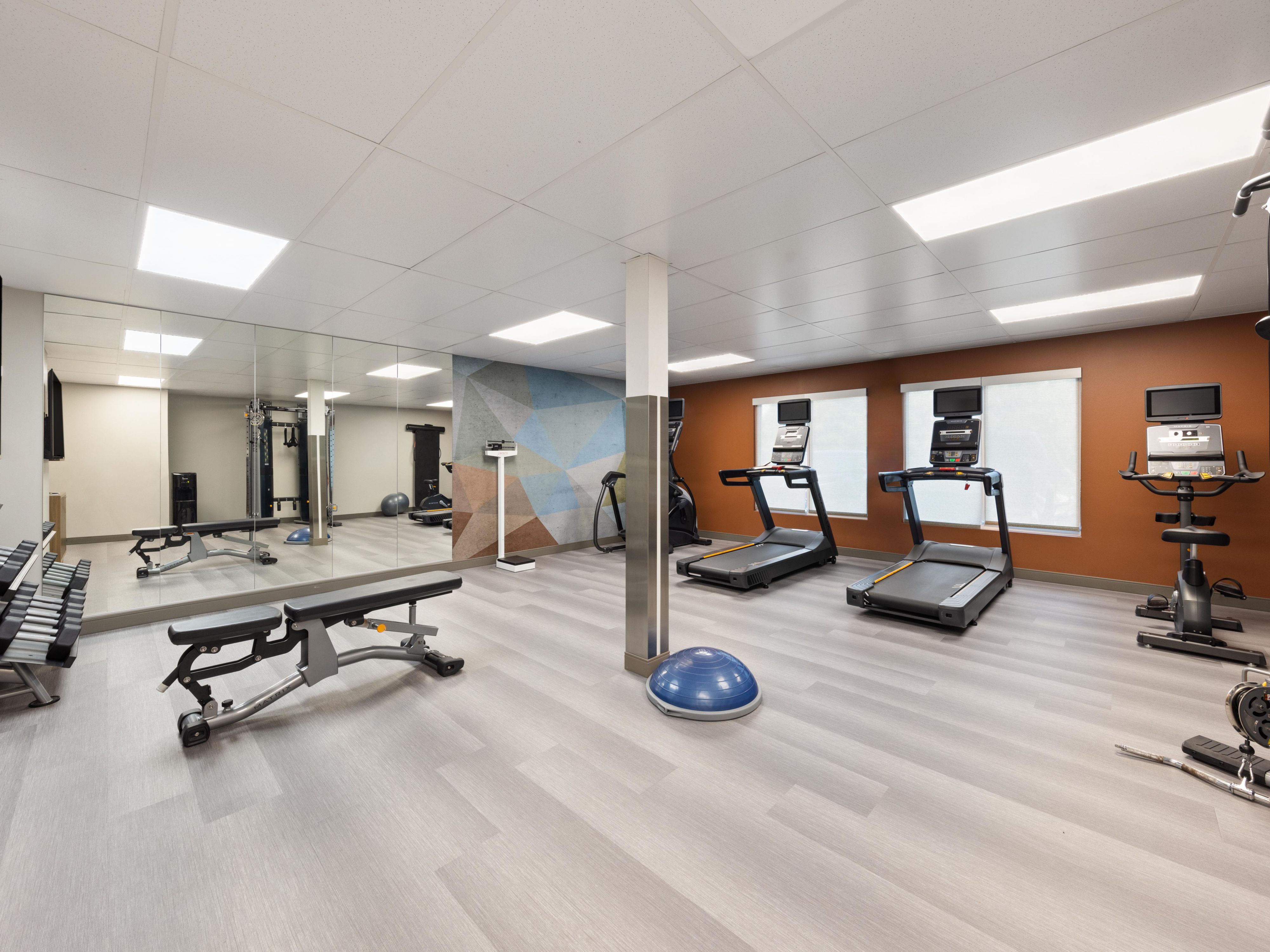 Keep up your fitness routine and break a sweat in our well-equipped 24-hour fitness room. With yoga equipment, weights, and cardio equipment, you'll be able to stay on track.