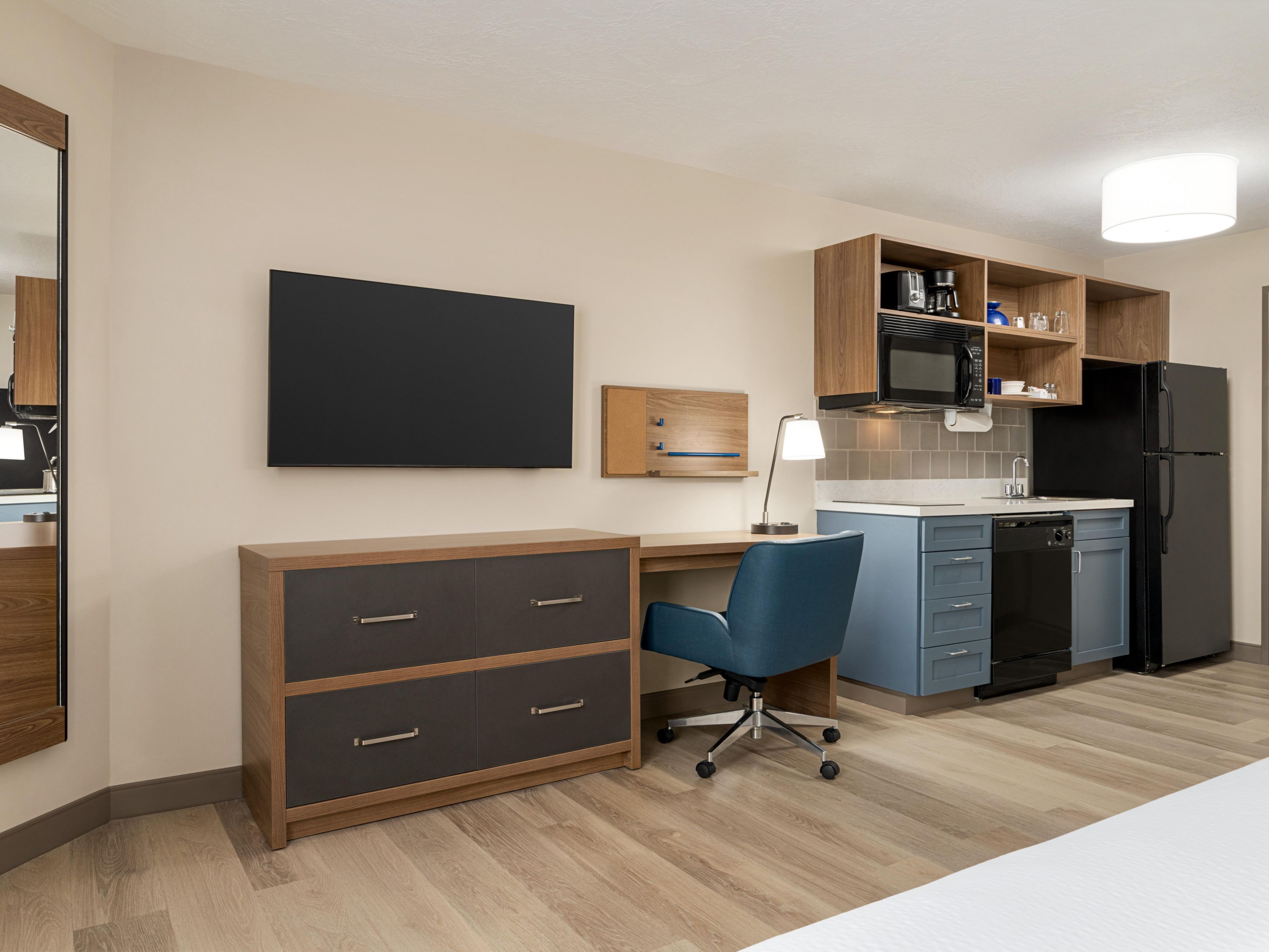 Every Suite Equipped with a Full Kitchen! Perfect for extended stays and culinary adventures. Cook, dine, and relax in style during your stay with us!