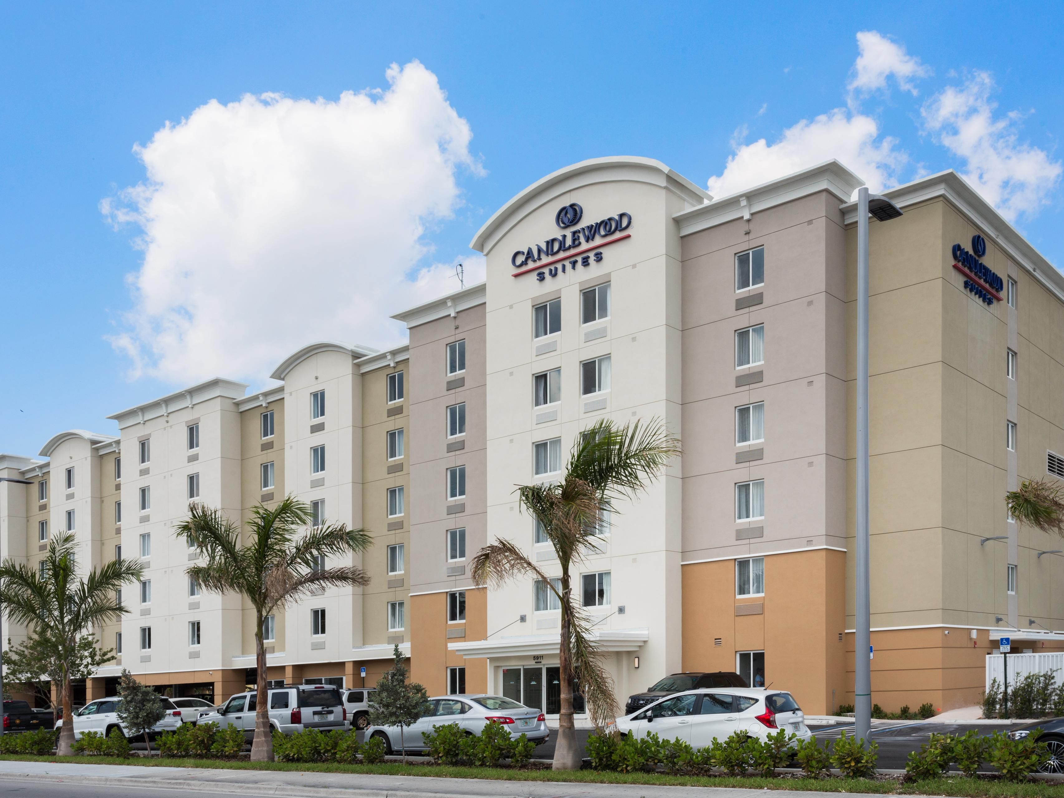 Candlewood Suites Miami 5499069824 4x3