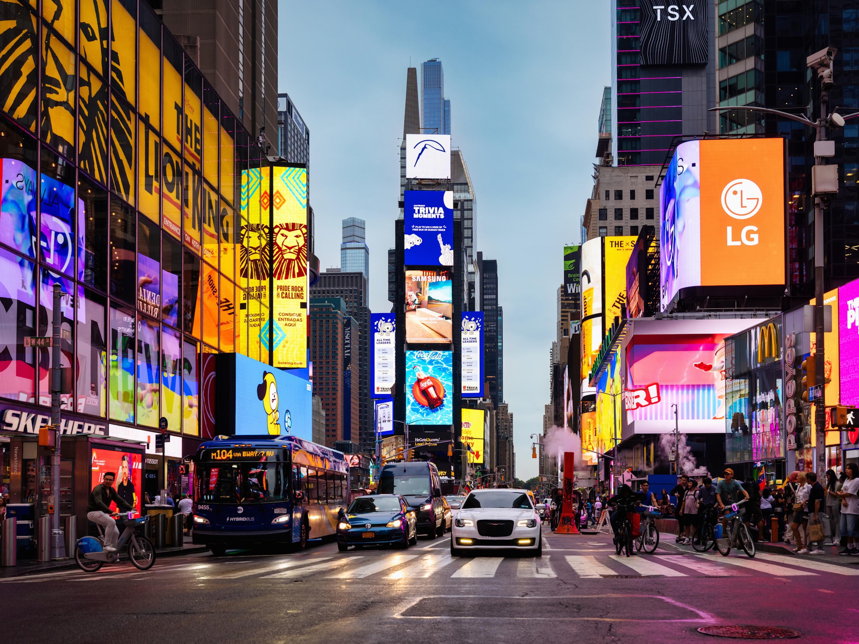 Our Candlewood Suites hotel in Midtown is surrounded by popular local attractions including Times Square, Bryant Park, Hudson Yard, Central Park, Madison Square Gardens, Broadway and so many New York landmarks and attractions.