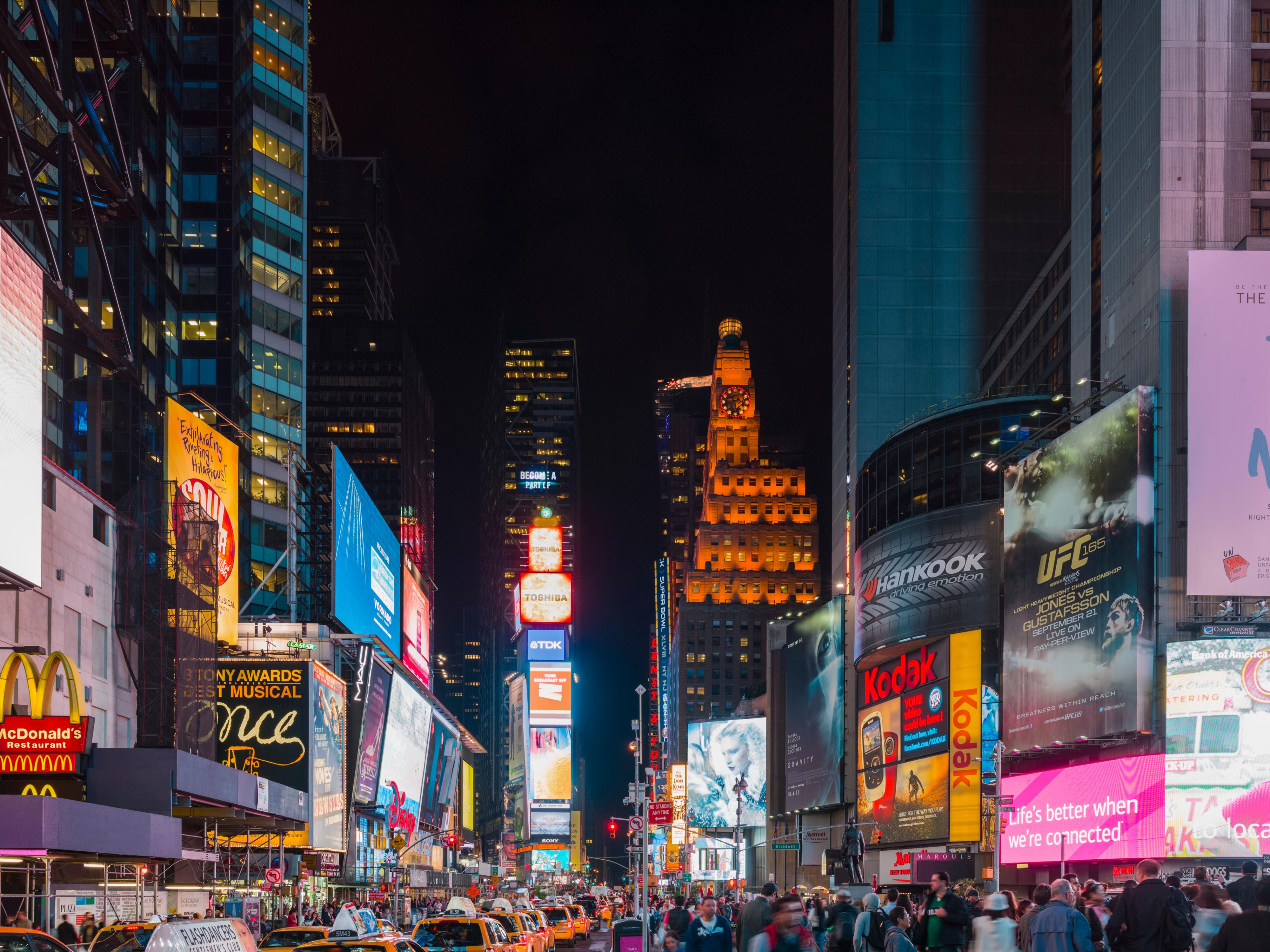 Steps from Theatre District, IBooth Theatre, Carnegie Hall, our hotel is your front-row seat to the bright lights of Broadway. The vibrant Theatre District neighborhood boasts more than 40 legendary theaters, where you can experience iconic Broadway shows and musicals, and enjoy dinner and drinks before the curtain rises.
