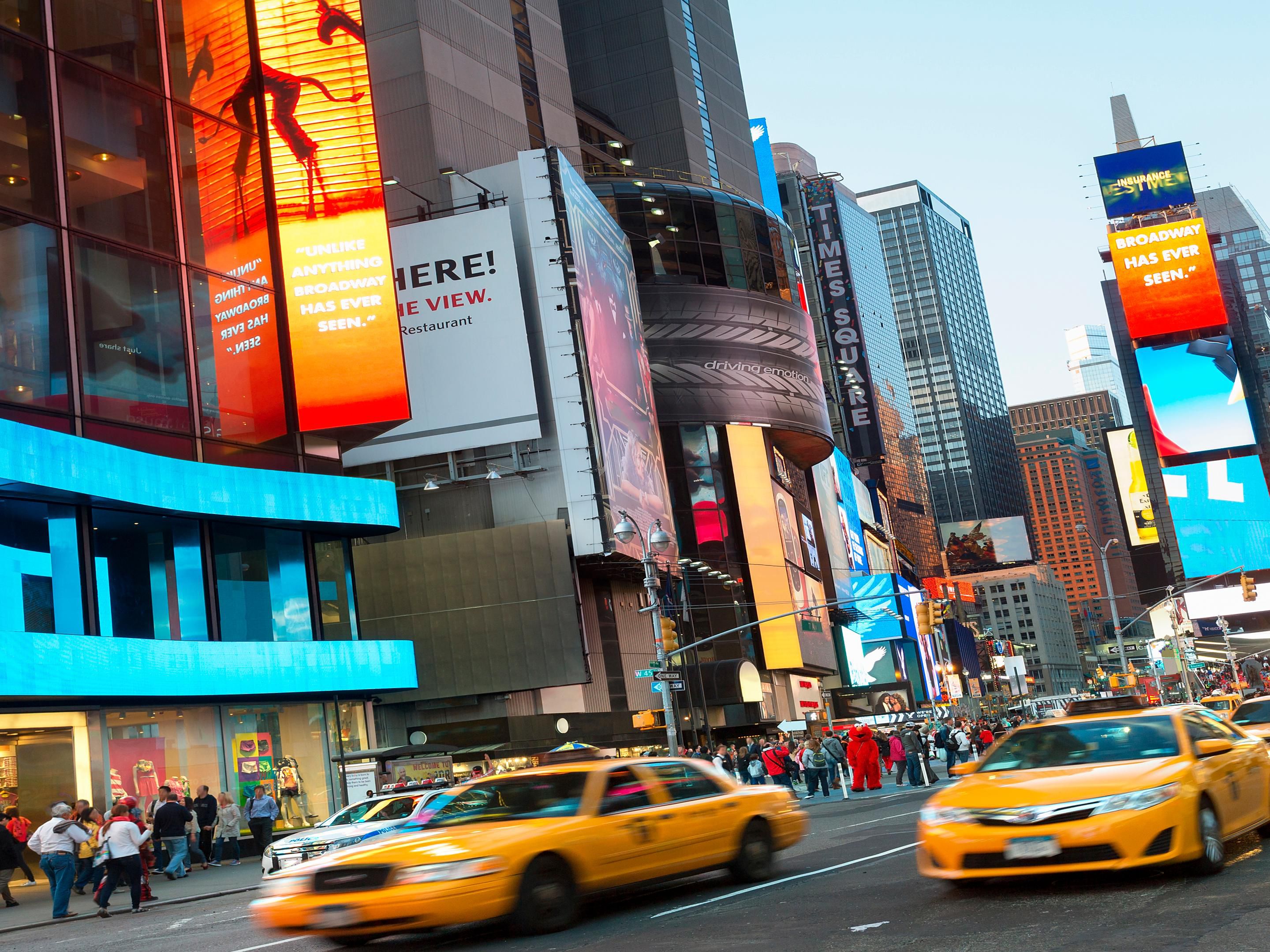 With a prime location, we are the right choice for corporate groups, leisure and business travelers. Enjoy easy access to Times Square, Broadway and top attractions in NYC, short commutes to major meeting venues like Jacob Javits, Metropolitan Pavilion, major business and corporate offices. 