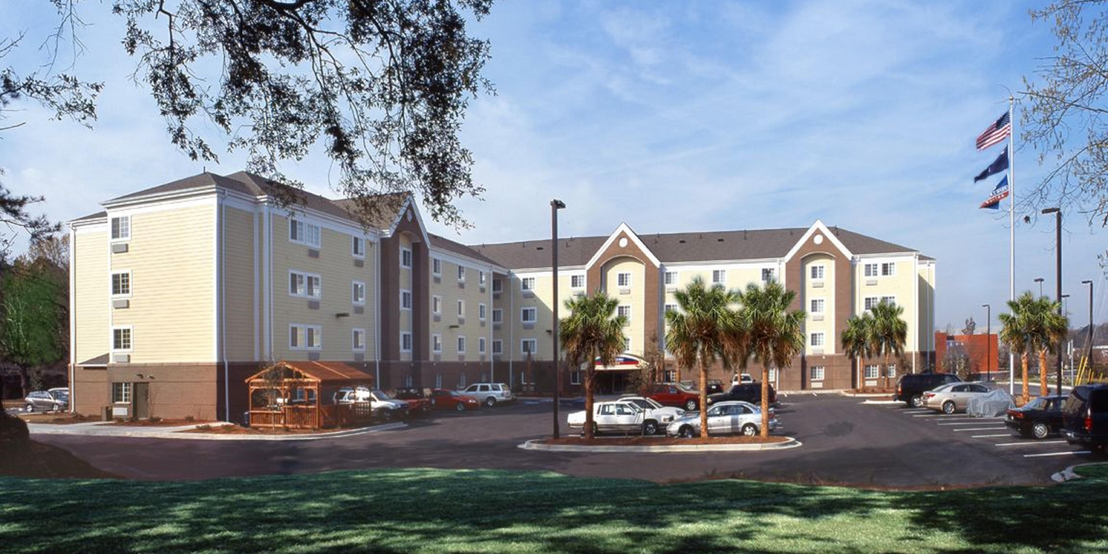 Candlewood Suites Charleston - Northwoods