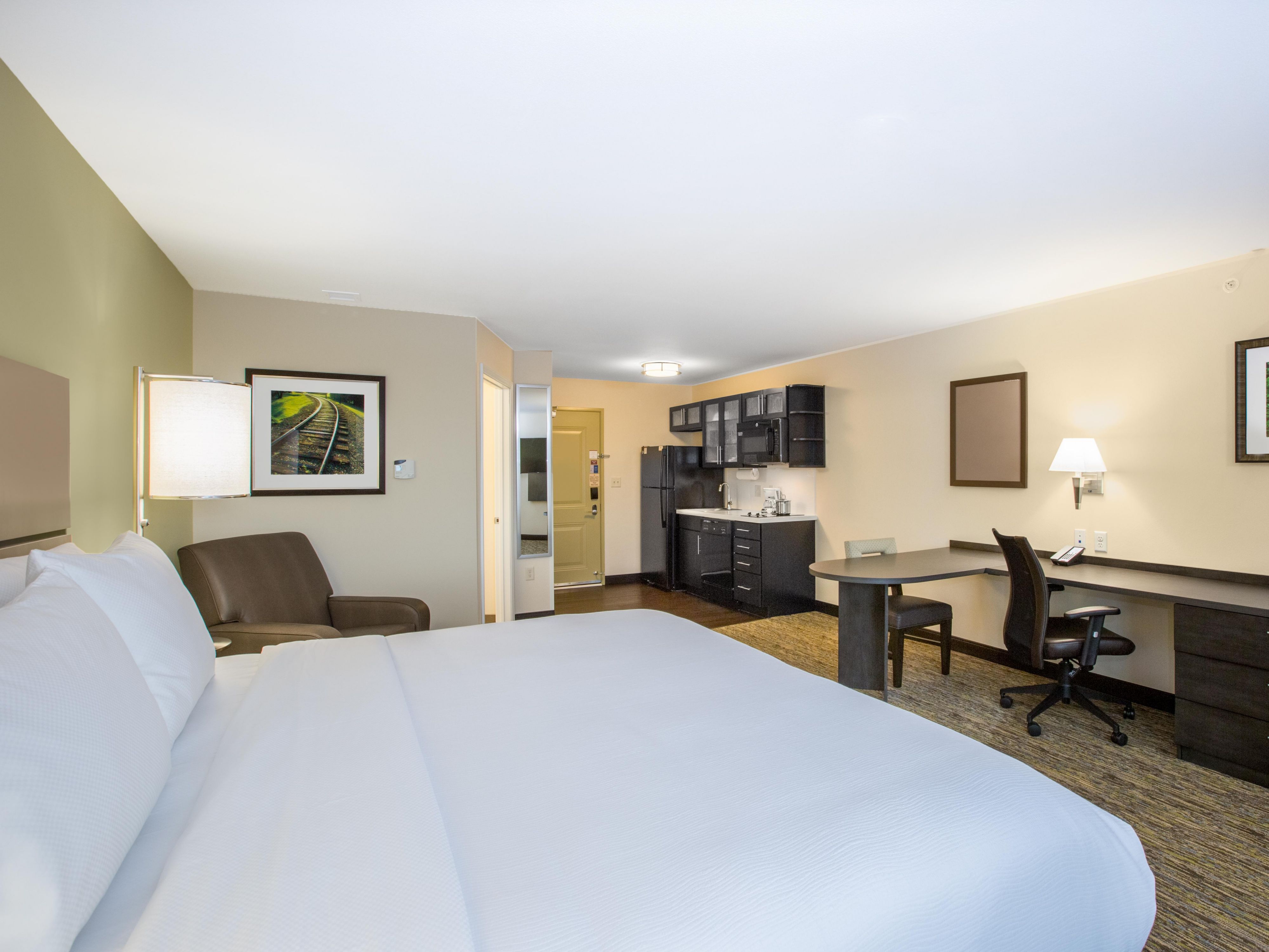 Enjoy the apartment feel without the apartment contract!