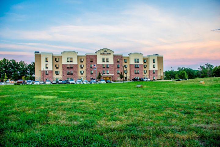 Candlewood Suites Overland Park - W 135th St.