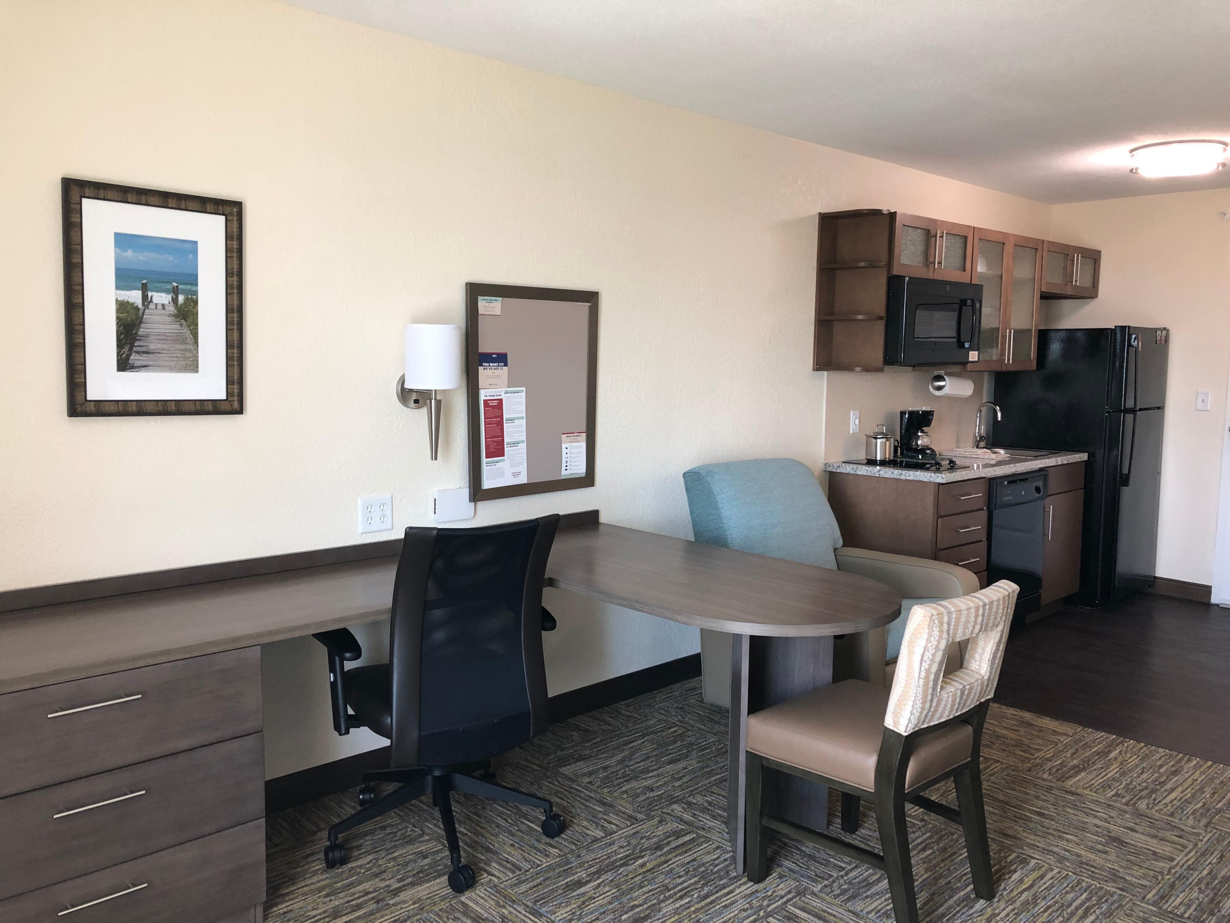 When you are far from home we know it's the little things that make the biggest difference. All guest suites feature fully equipped kitchens. Onsite complimentary laundry facilities and 24 hour market.