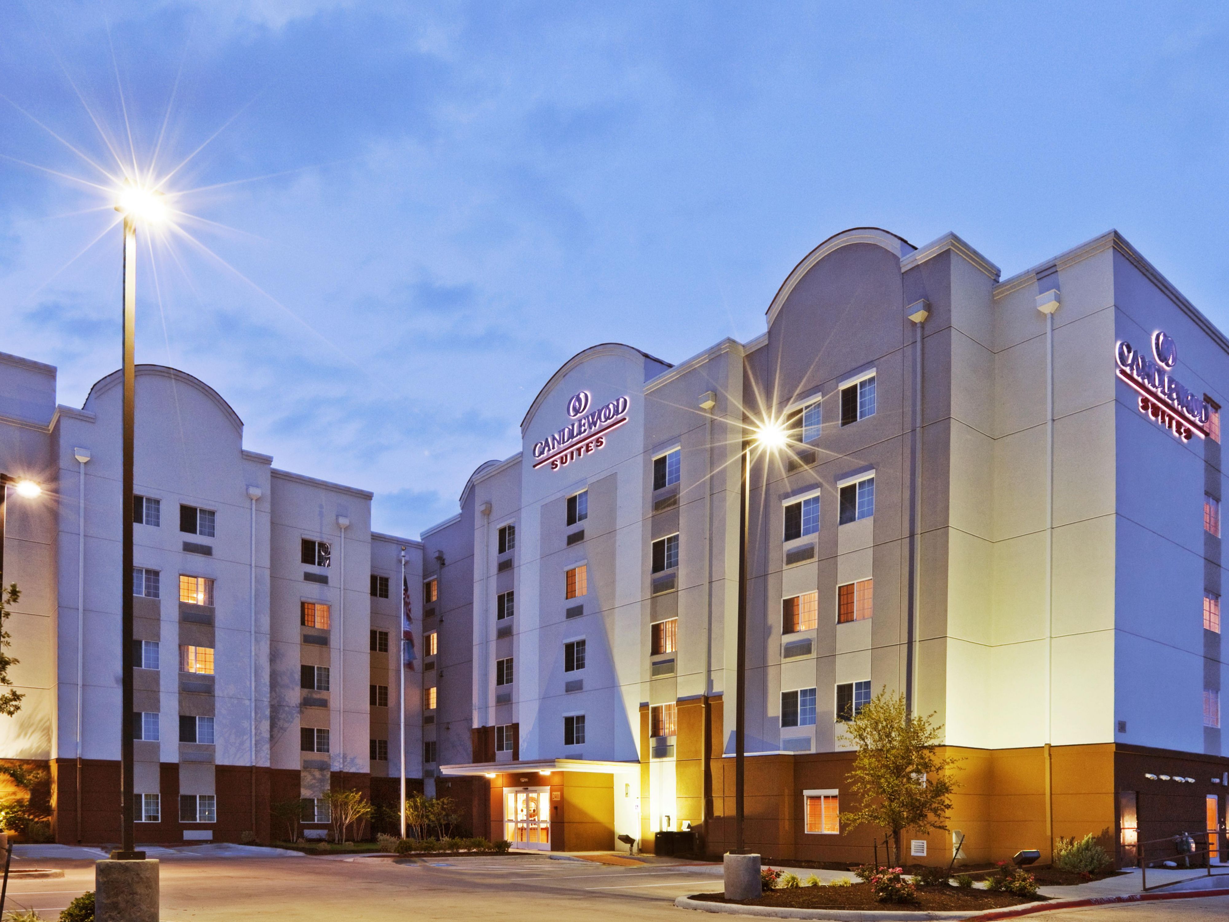 Nighttime at the Candlewood Suites Plano East Richardson