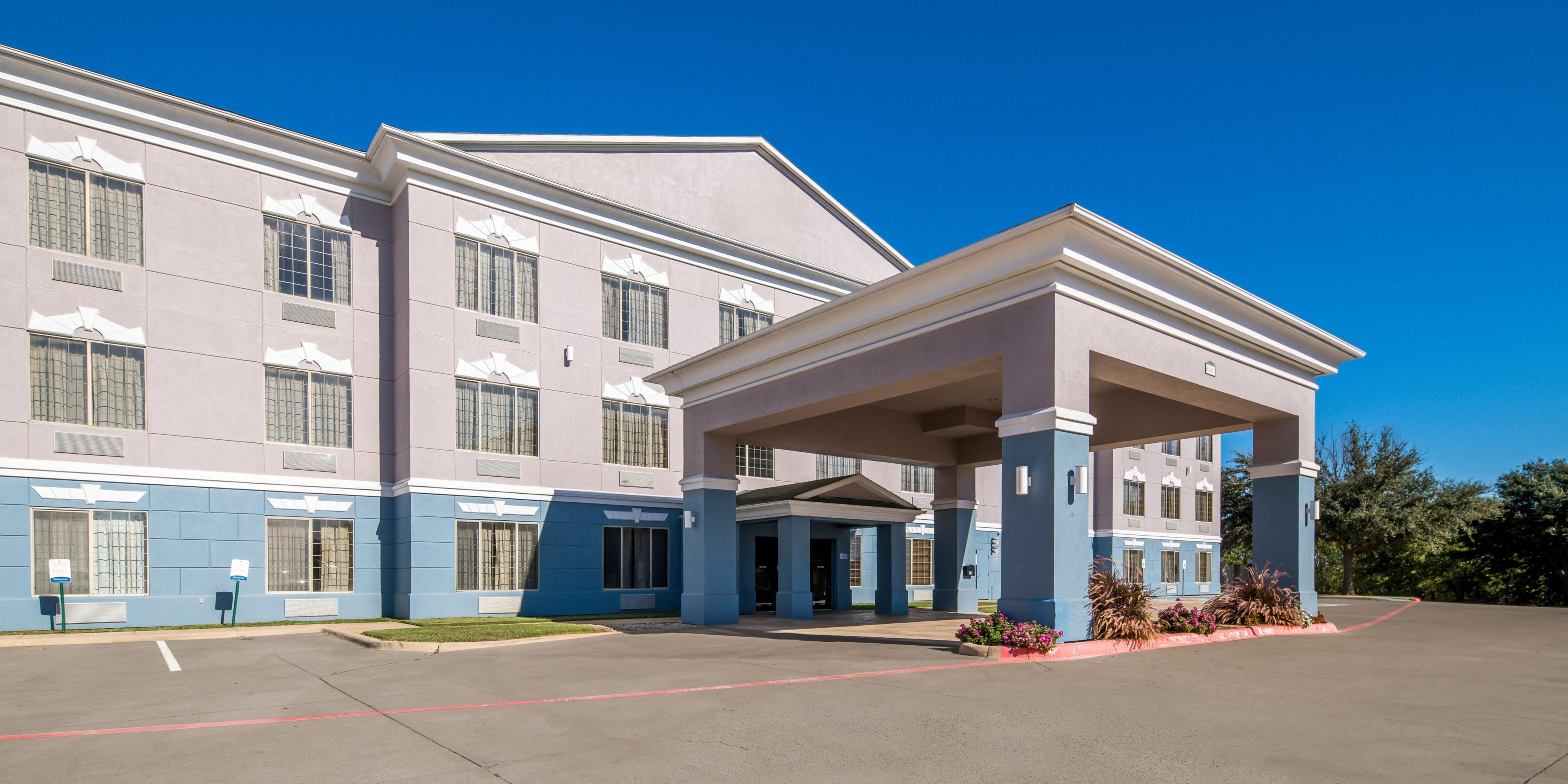 Independent (SPHC) Roanoke Suites