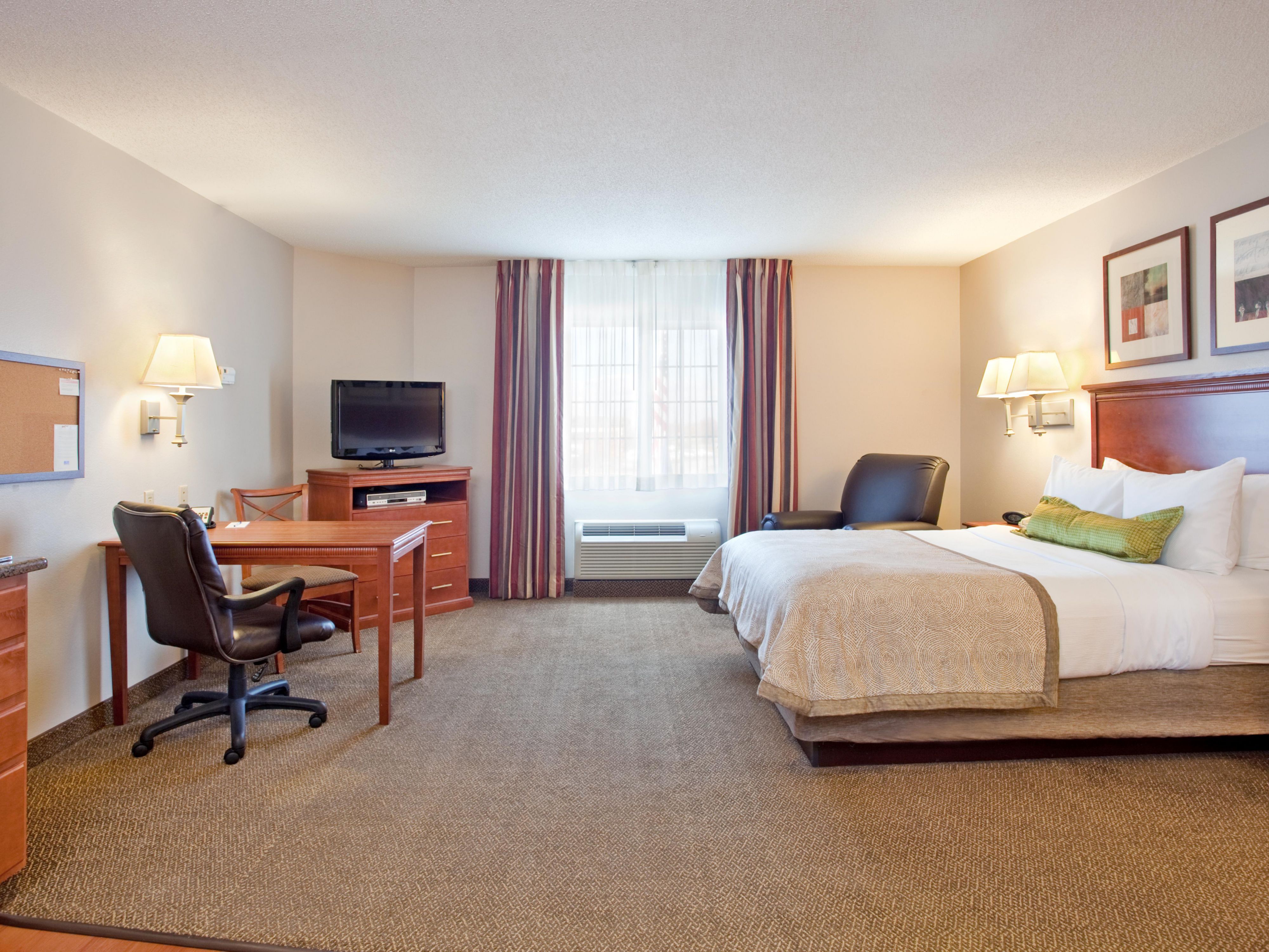 Extended Stay Hotel in Rockford, IL | Candlewood Suites Rockford