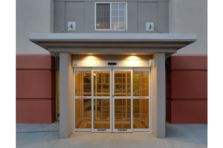 Candlewood Suites Salina