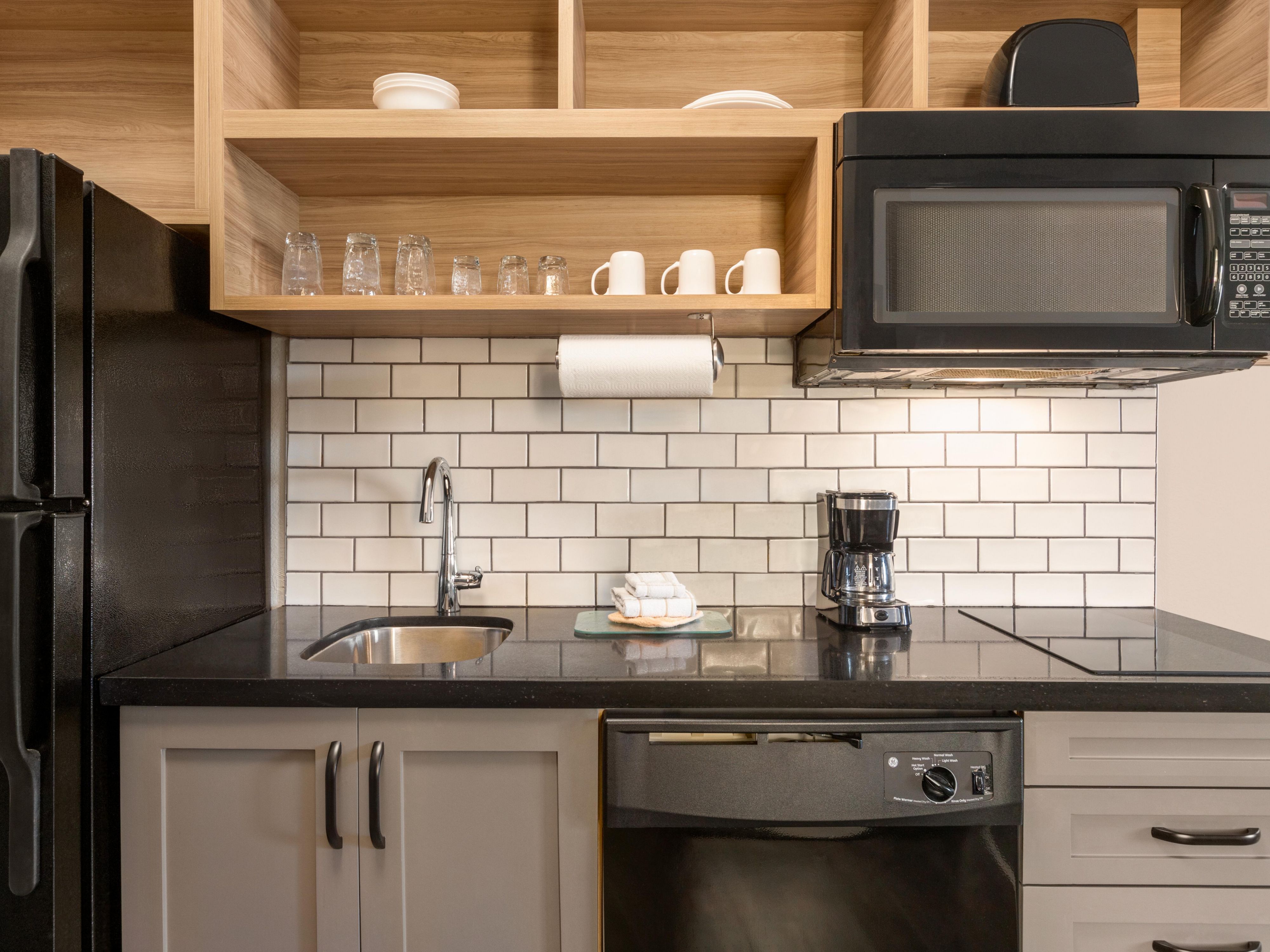 At our extended-stay hotel in San Antonio, Texas, you can easily unload your groceries and prepare a delicious meal. Our fully equipped kitchen features a microwave, stovetop, and more. Specialty kitchen appliances are available to borrow at the front desk.