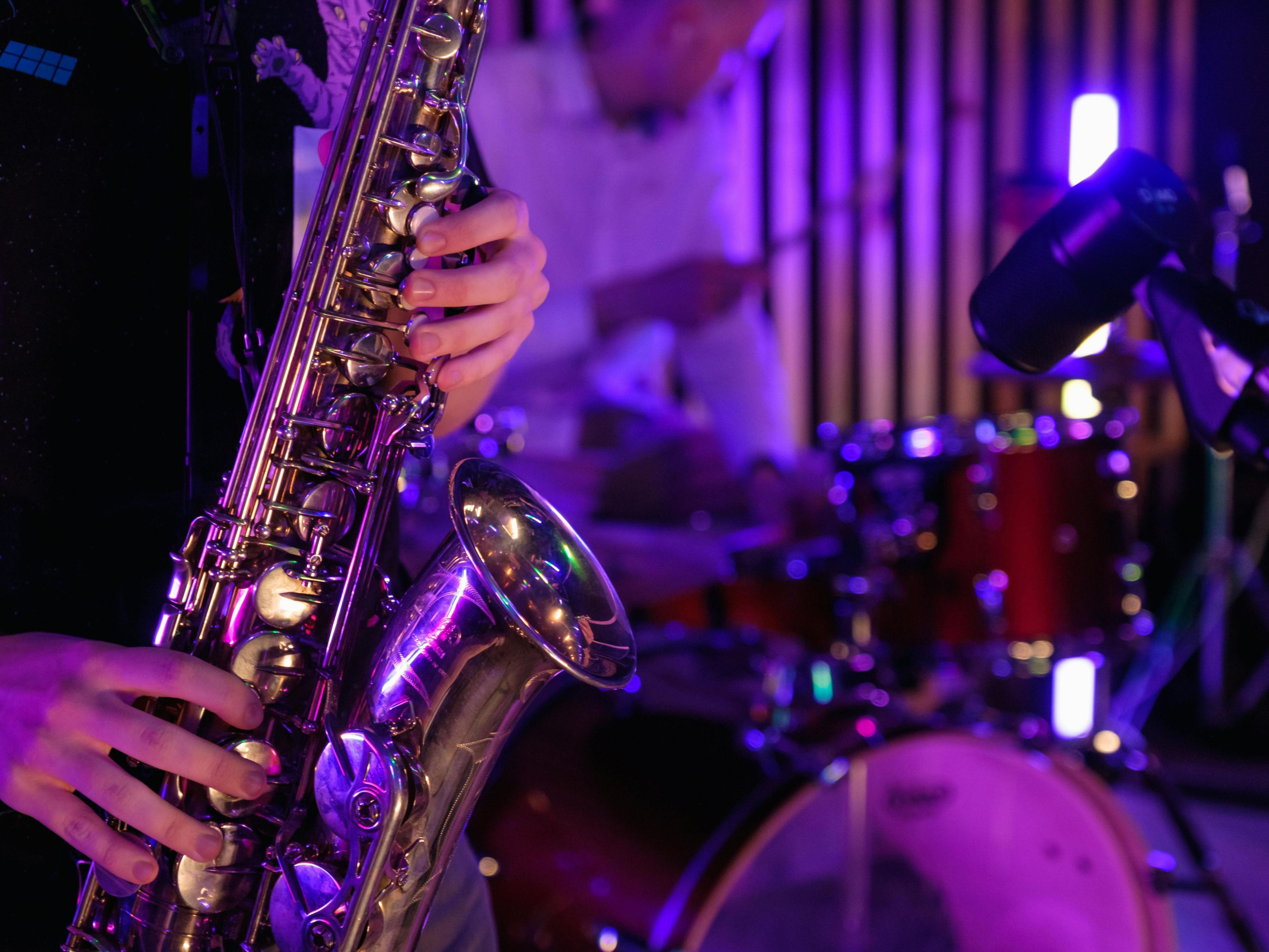 Experience the vibrant sounds of world-class jazz at the Savannah Jazz Festival, just a short drive away in beautiful Forsyth Park.  This free, three-day event takes place September 19-21, 2025 and features an exciting lineup of talented jazz musicians from around the globe.