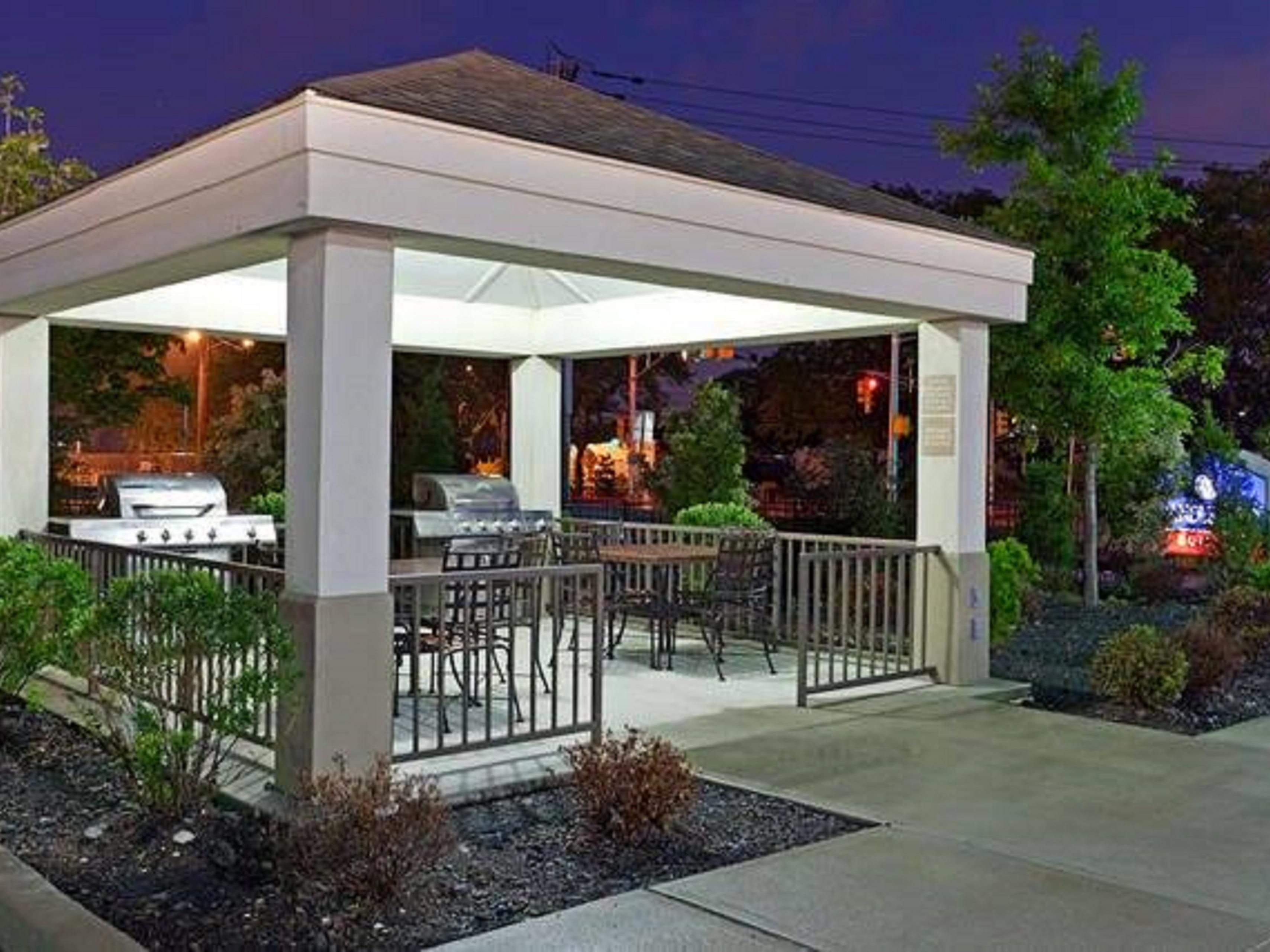 Our hotel has an outdoor grill area available for guest use. 