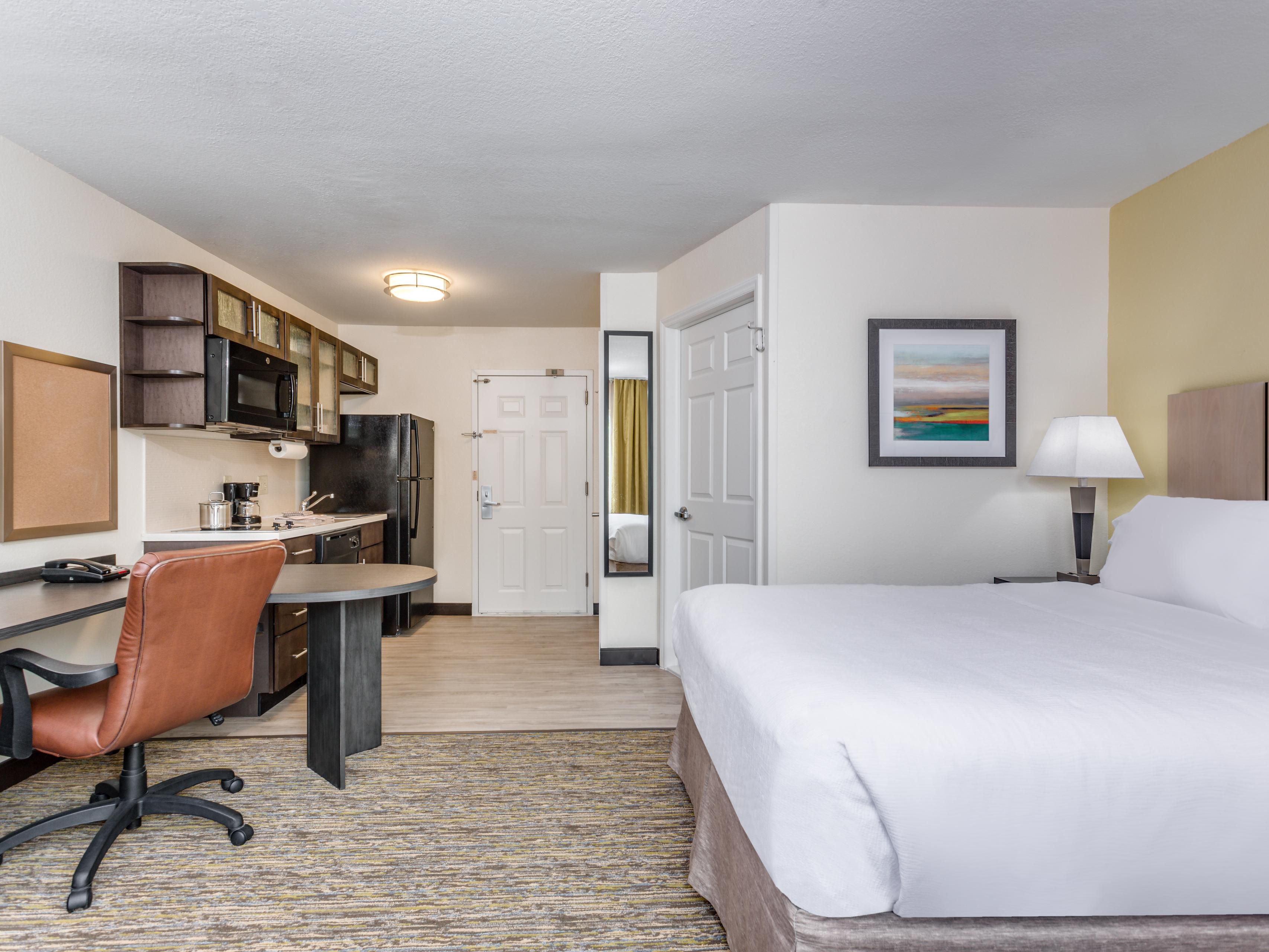 Studio Suite With Ample Workspace and Fully Equipped Kitchen