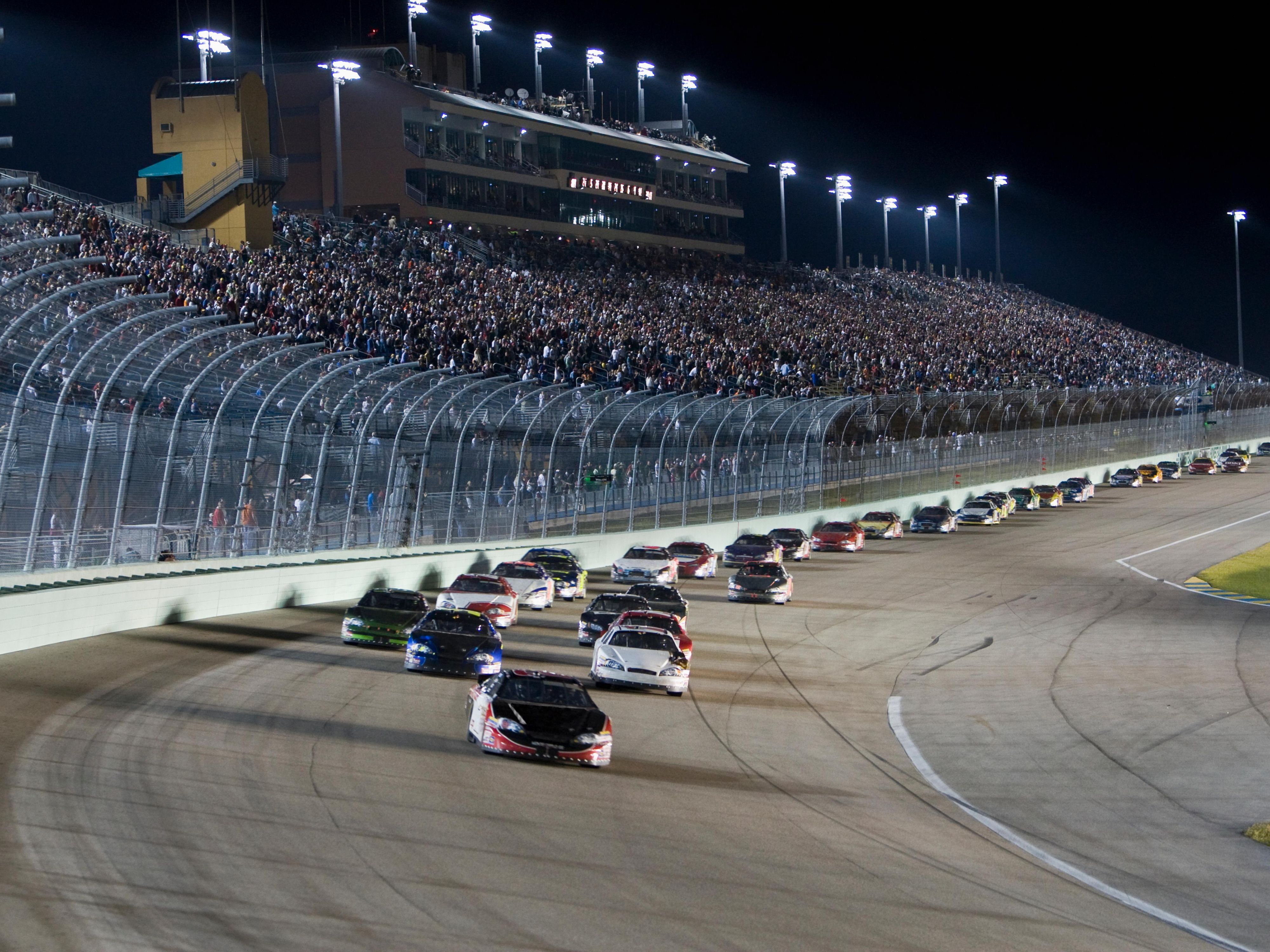 Fuel up for race day just a few miles from Nashville Superspeedway at Candlewood Suites Smyrna – Nashville! Stay close to major events like the Cracker Barrel 400, ImportAlliance, Borchetta Bourbon Music City Grand Prix (IndyCar), and C10 Nationals. Spacious suites, full kitchens, and easy access make us your race weekend headquarters.