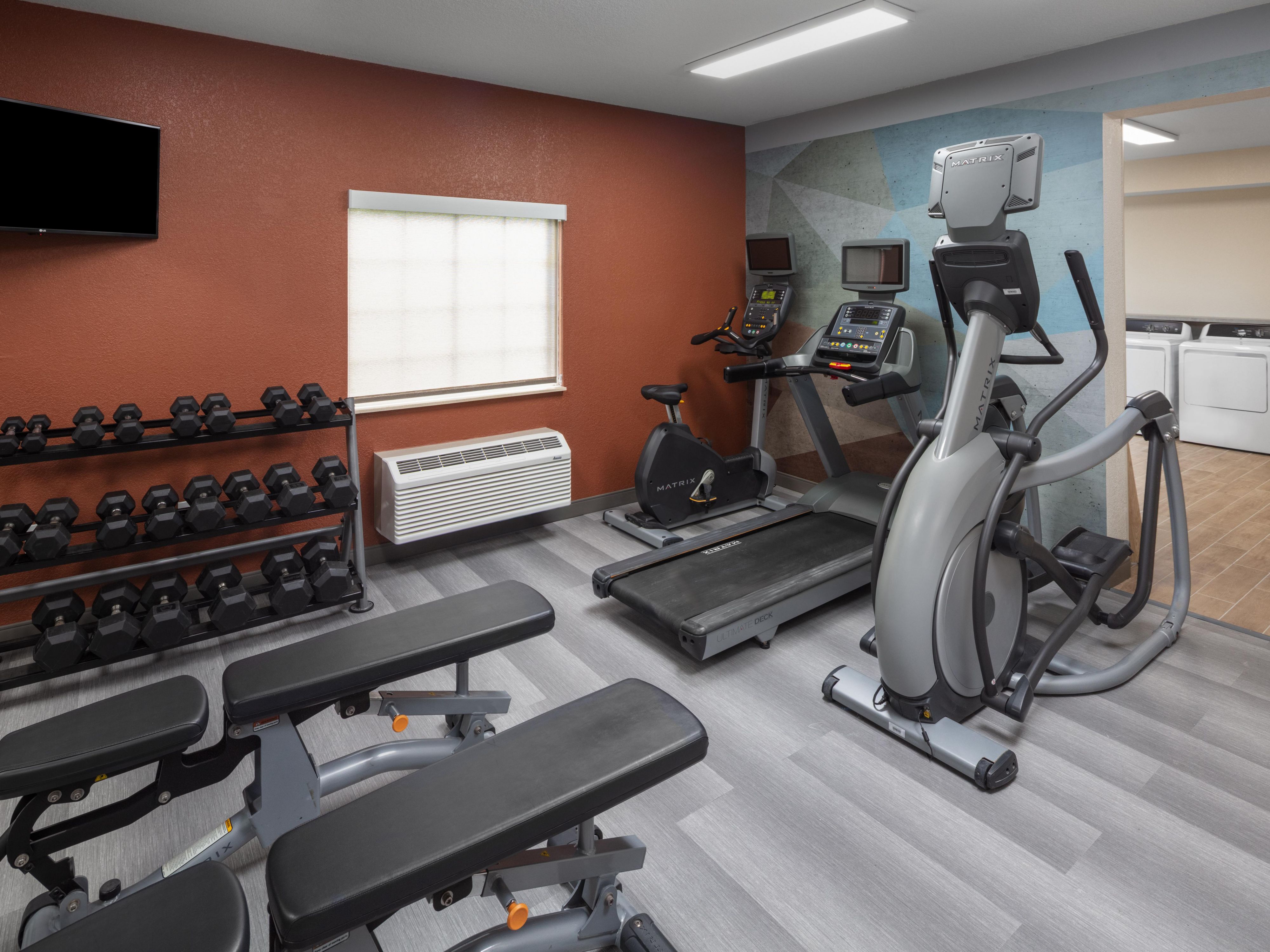 Fit travelers don’t miss a beat! Our complimentary Fitness Center at Candlewood Suites, St. Robert, has everything you need—treadmills, ellipticals, free weights, and a stationary bike. Whether you’re squeezing in a quick sweat or going all out, we’ve got the gear to keep you moving!