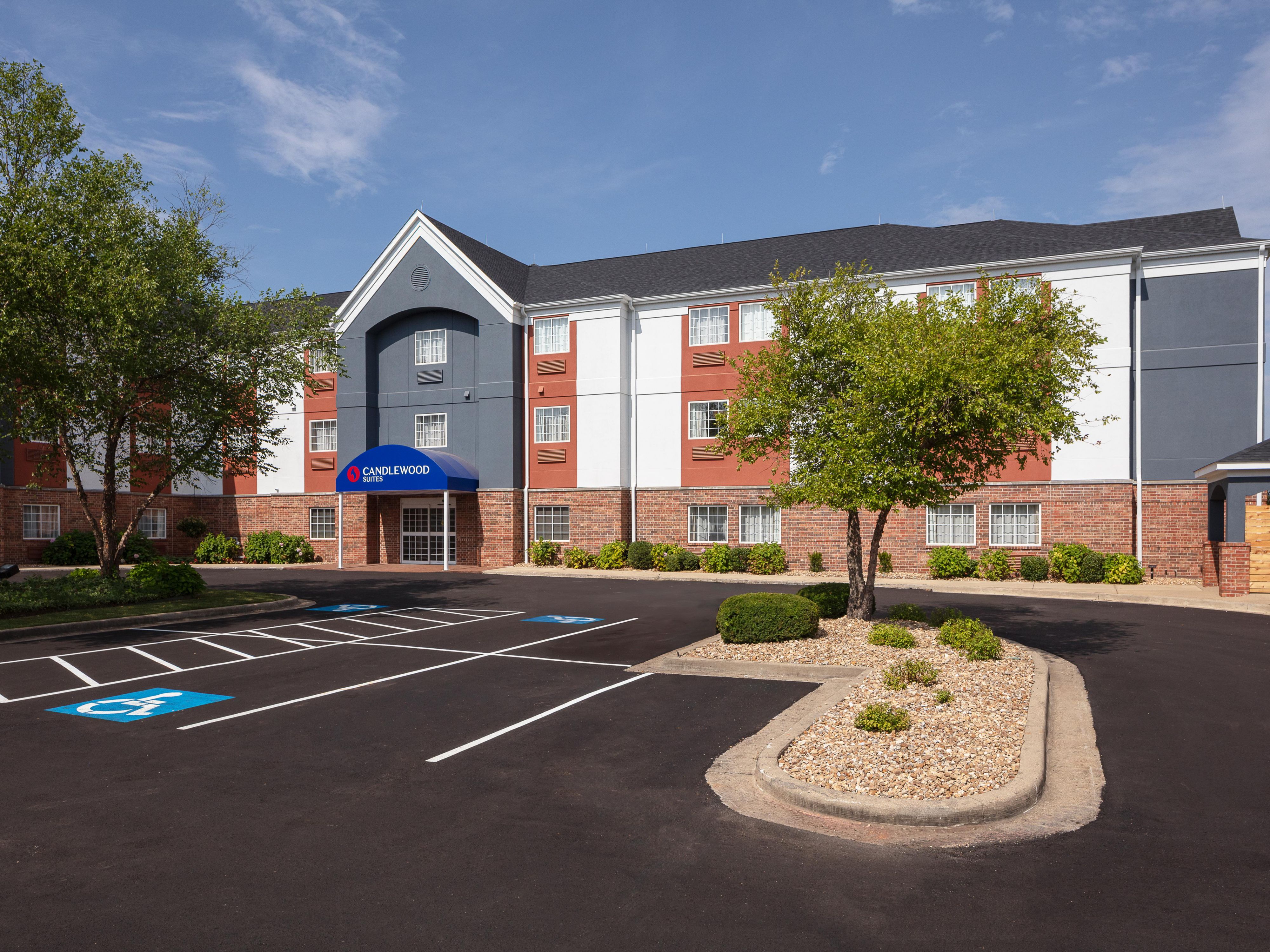 Welcome to Candlewood Suites St. Robert, Missouri