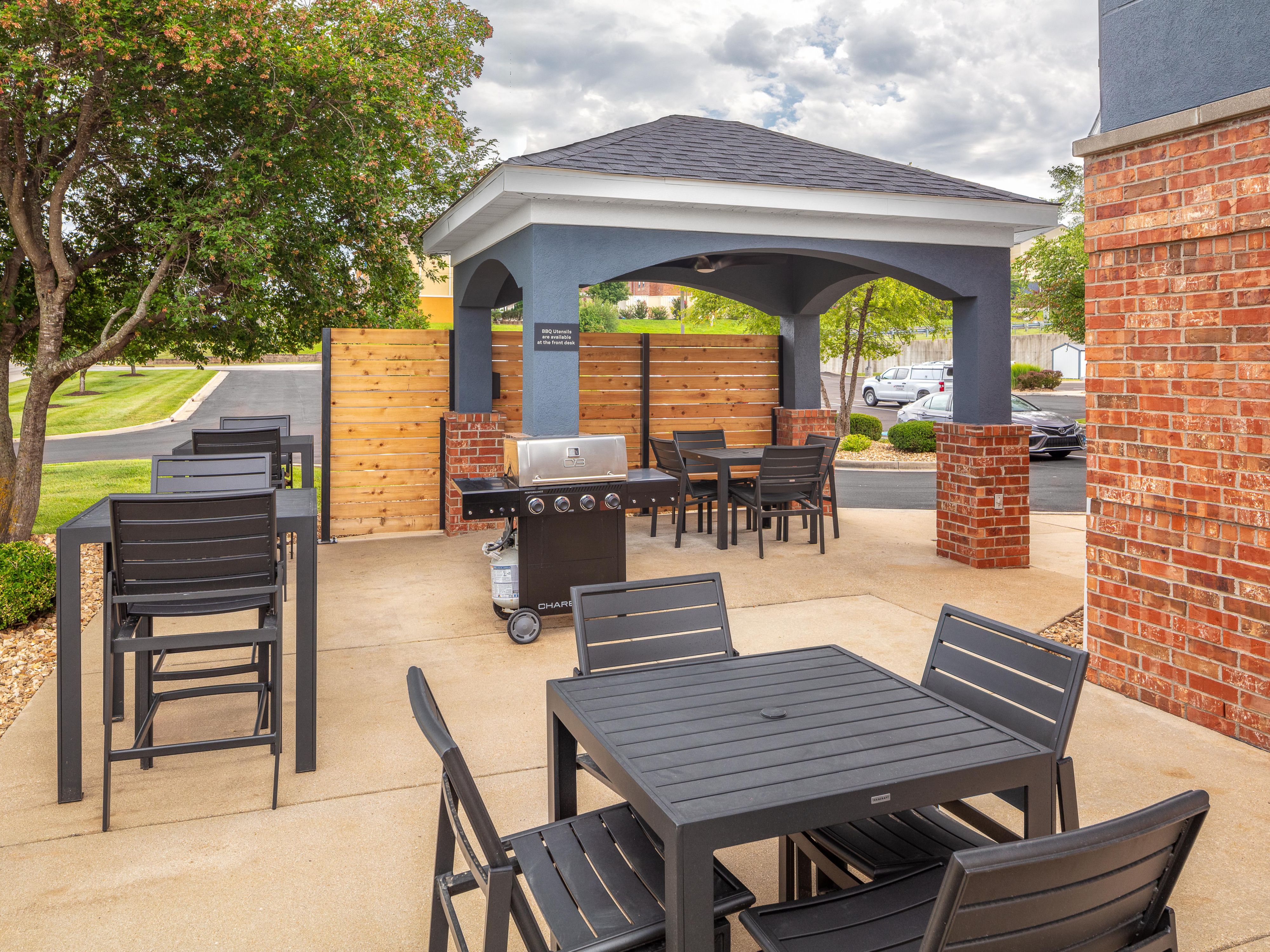 Enjoy outdoor dining in our gazebo and grill area. With covered seating and access to grill utensils (available at the front desk), it’s perfect for family meals or casual dinners during your stay. Whether you're here to visit Fort Leonard Wood or passing through on Route 66, this relaxing space makes your stay feel like home.