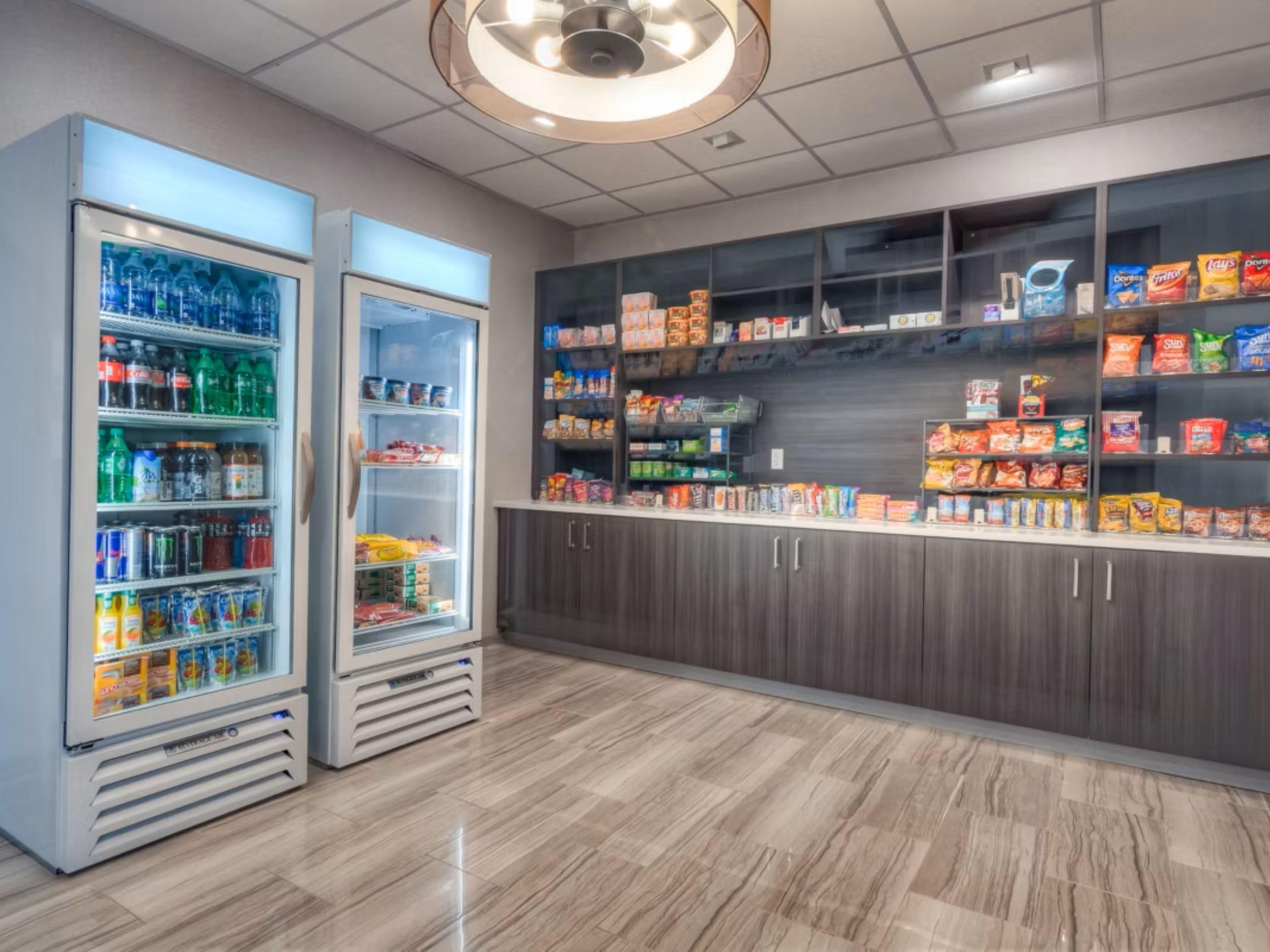 Abastécete de una variedad de productos para el desayuno, bebidas, refrigerios, platos principales congelados y más, 24 horas al día.