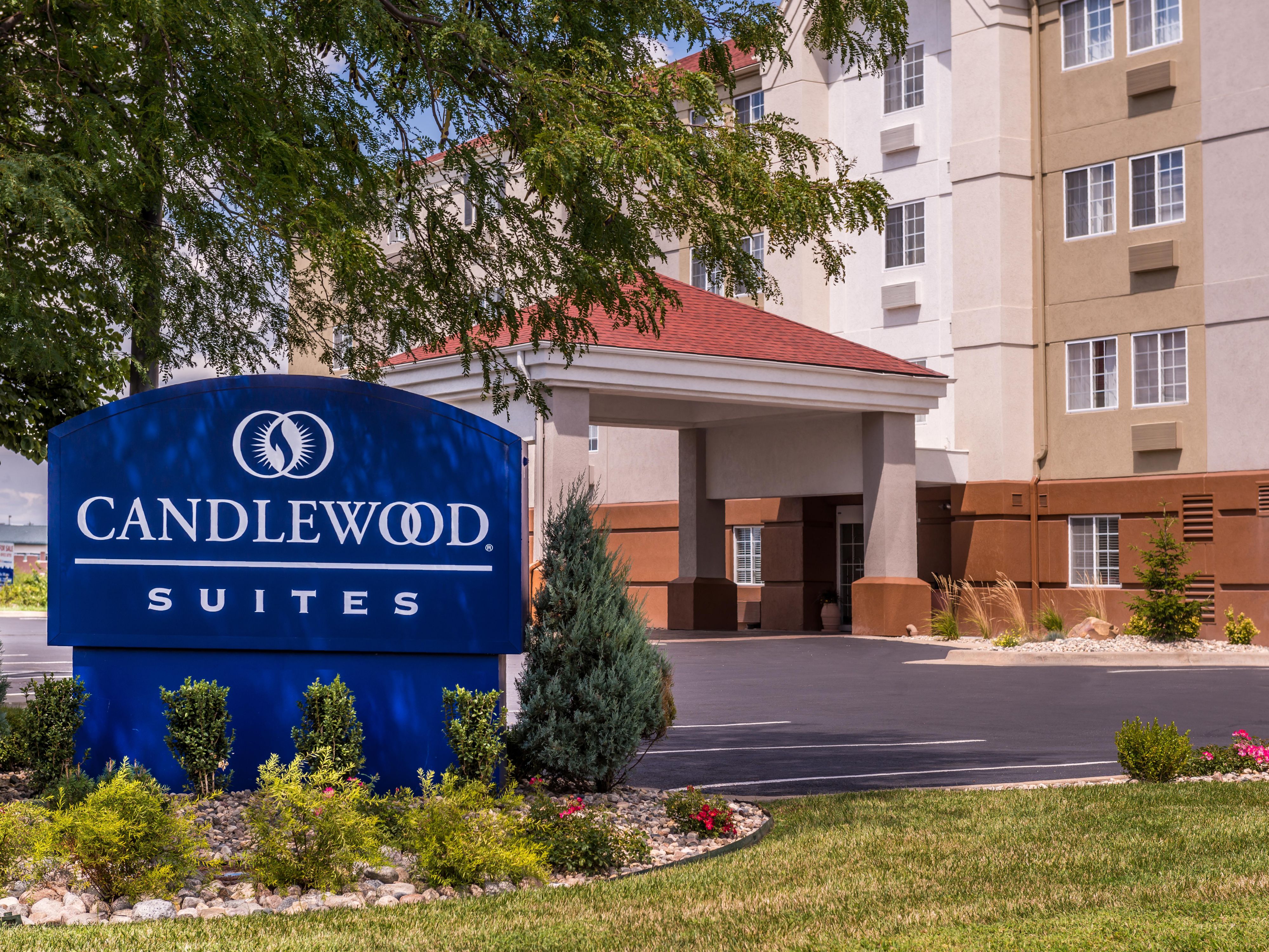 Extended Stay Hotels in Topeka, KS | Candlewood Suites Topeka West