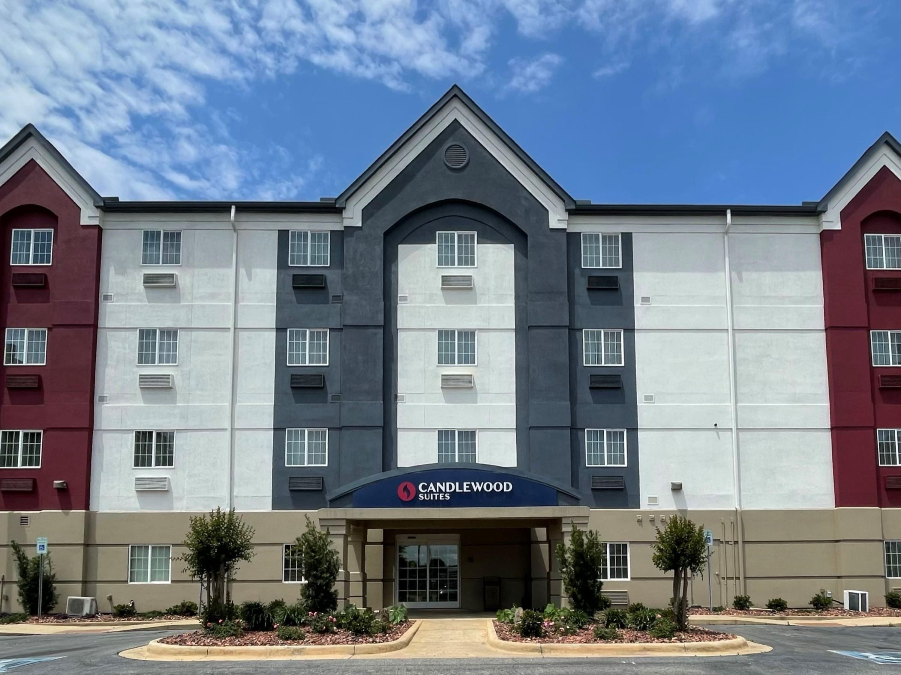 Welcome to the Candlewood Suites Tuscaloosa!