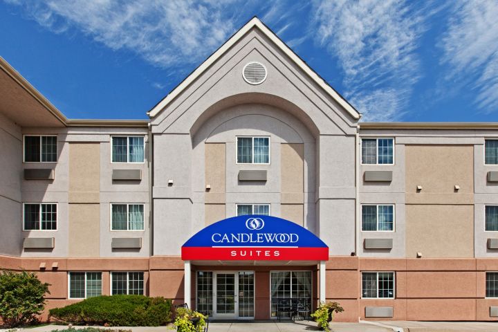 Candlewood Suites Wichita-Airport