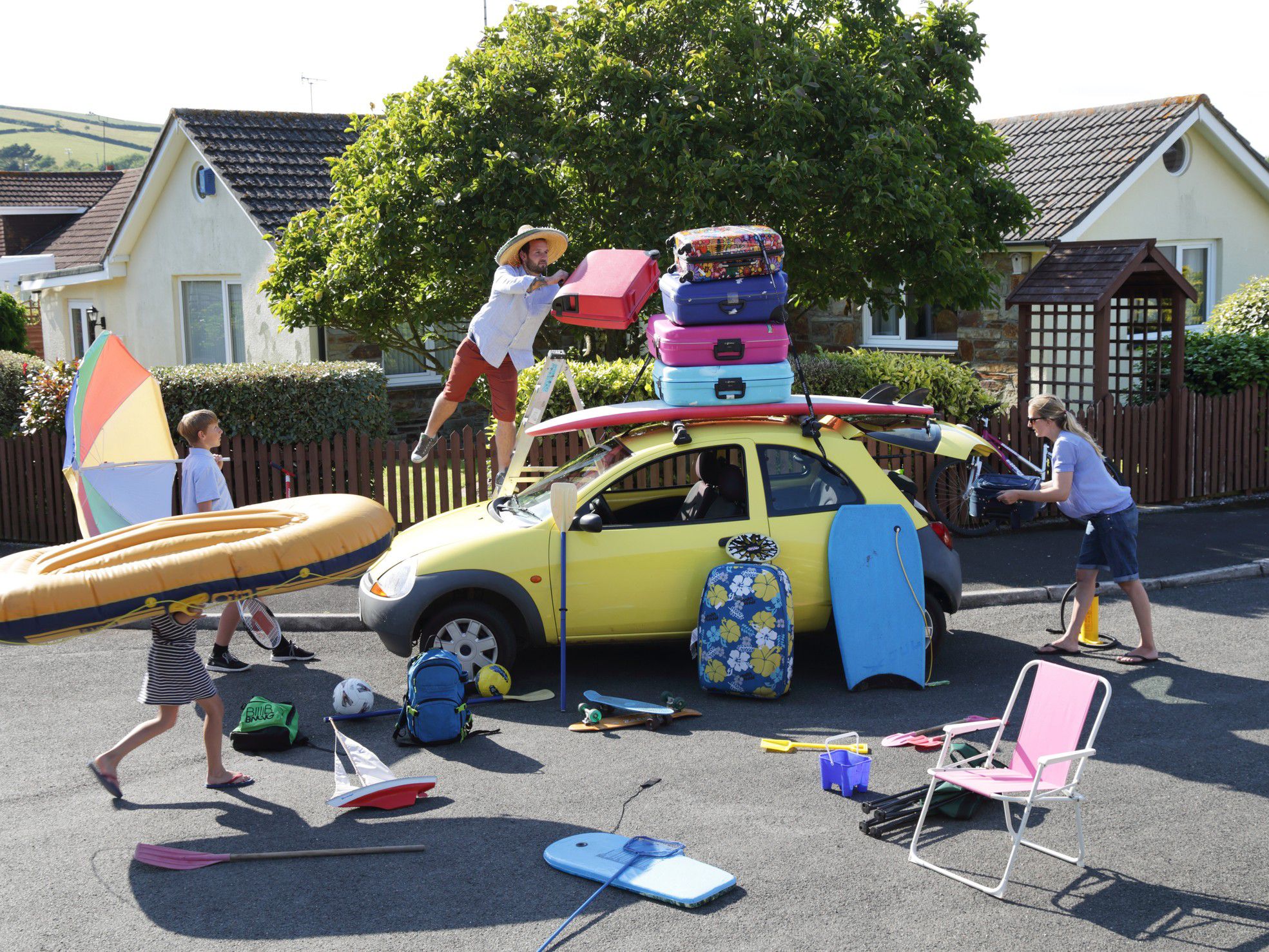 Family with too much luggage for their car
