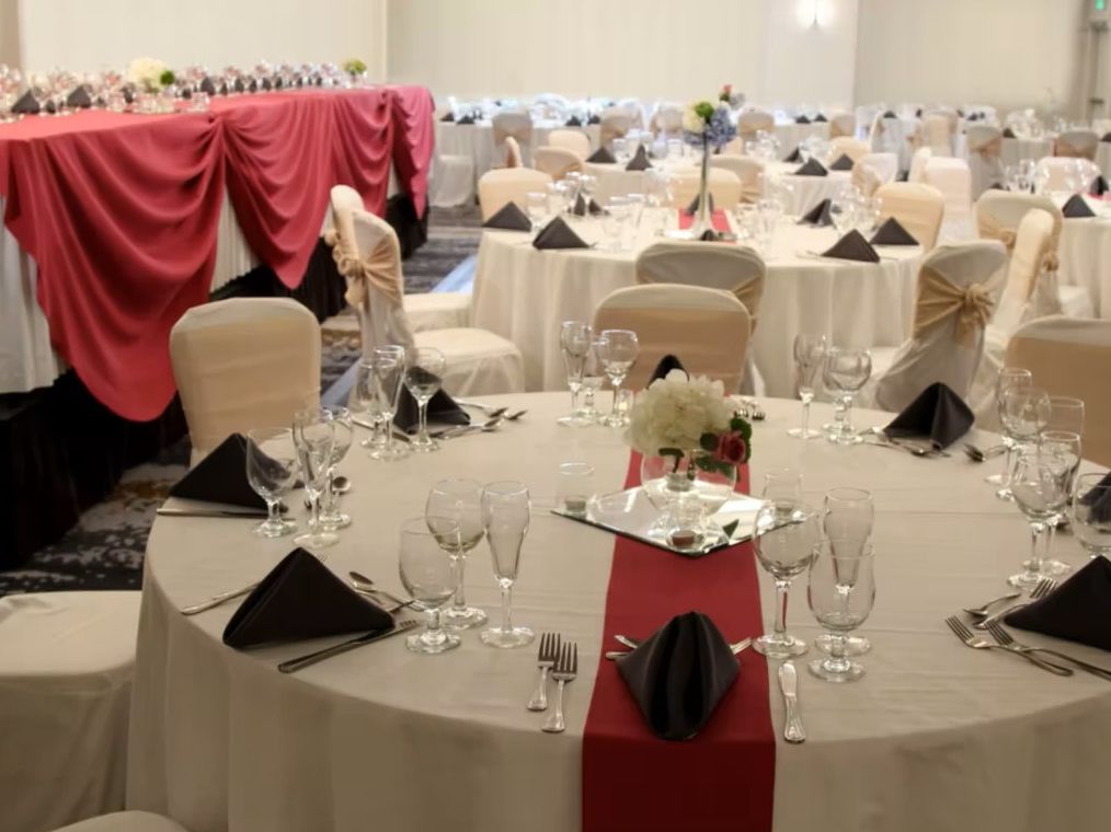 Seating arrangments available to you for a wedding