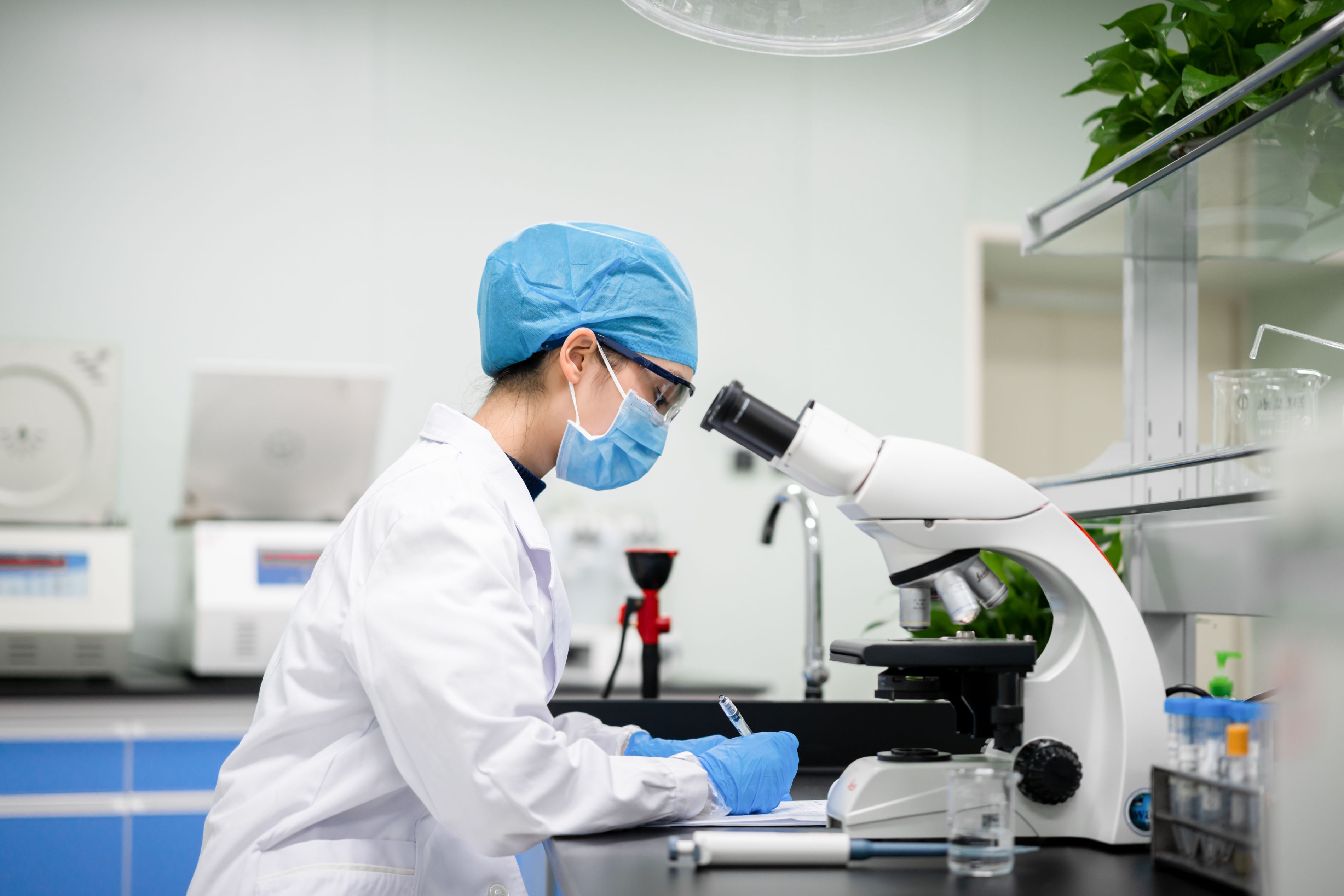 student doing medical research