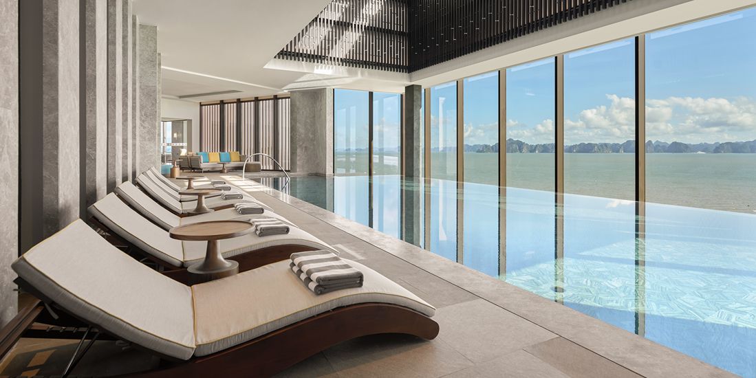 Club InterContinental Lounge – Heated Pool