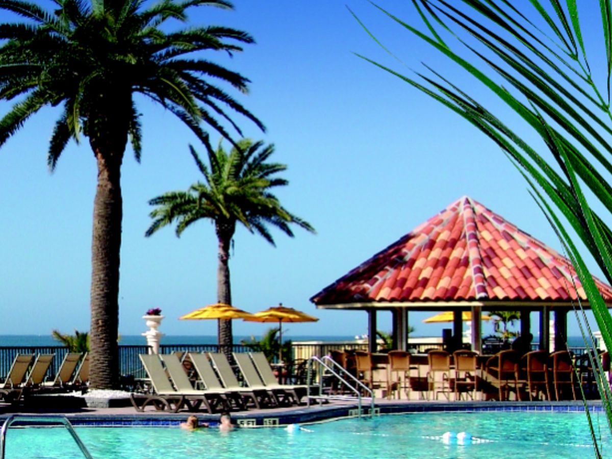 Tiki bar at Holiday Inn Clearwater Beach