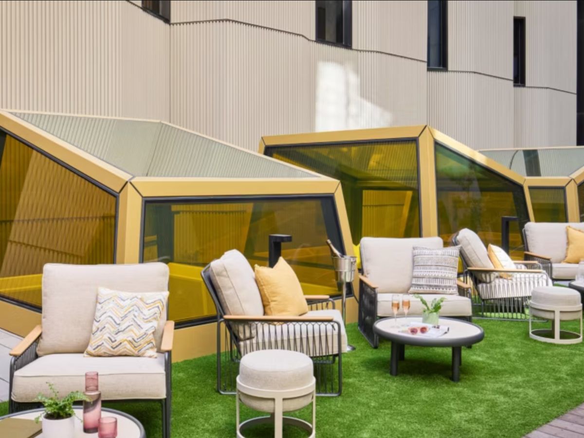 Cocktail lounge with outdoor seating area