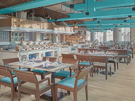  Seven Corners Crowne Plaza Manila Galleria