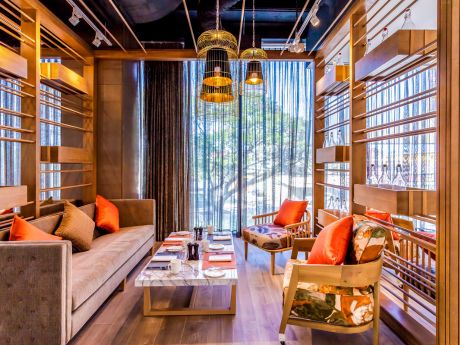  Mosaic Restaurant Crowne Plaza Vientiane