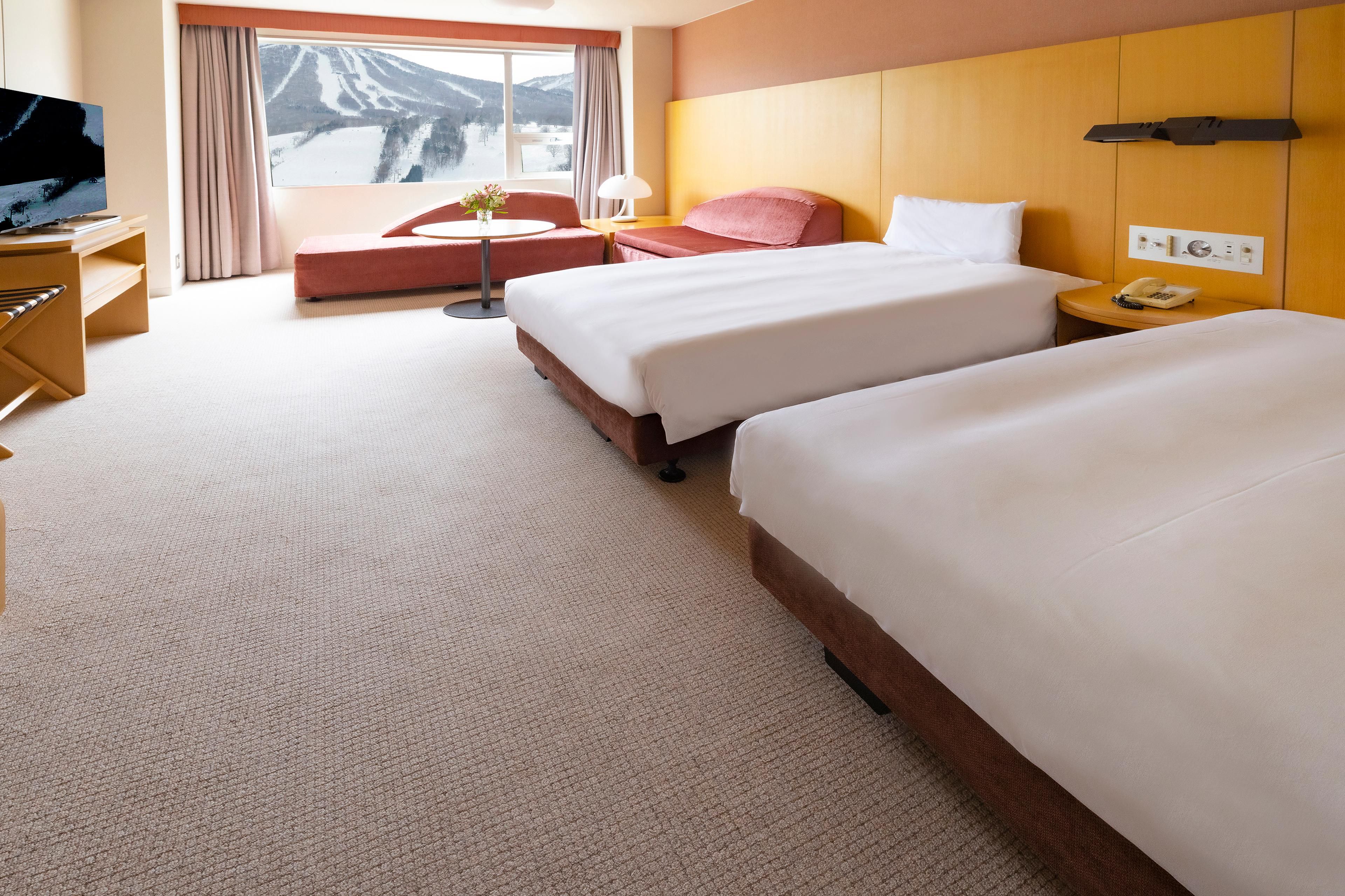 市内のプレミアムホテル クラウンプラザ =ANAクラウンプラザ