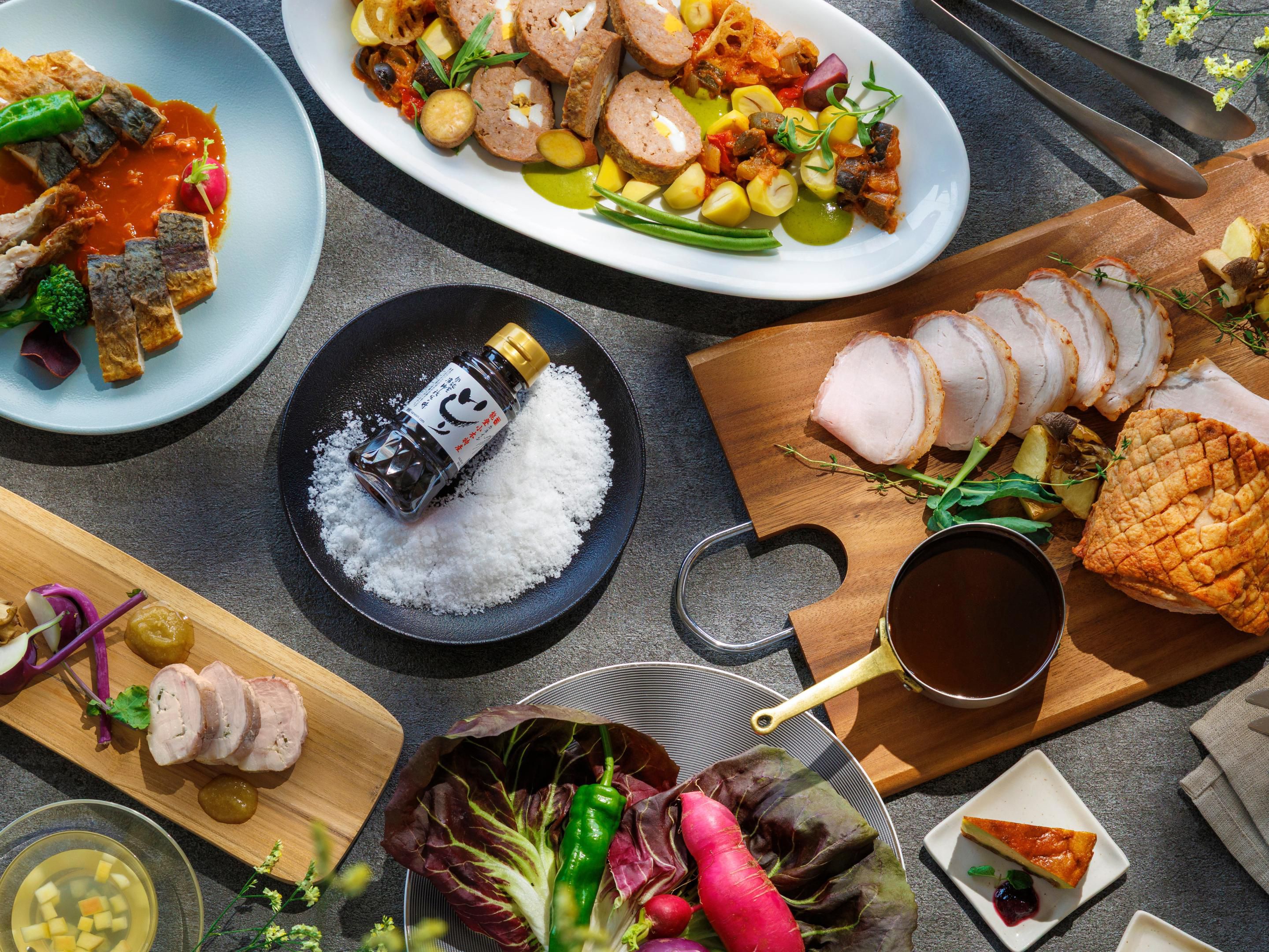 Cascade Dining is currently hosting the "with NOTO Fair 2025," supporting the future of the region by using carefully cultivated ingredients in Noto. We offer our signature menu, "NOTO 7-Star," throughout the year, showcasing the rich blessings of Noto. 
Enjoy the full charm of Noto at Cascade Dining and spend a heartwarming moment with us.